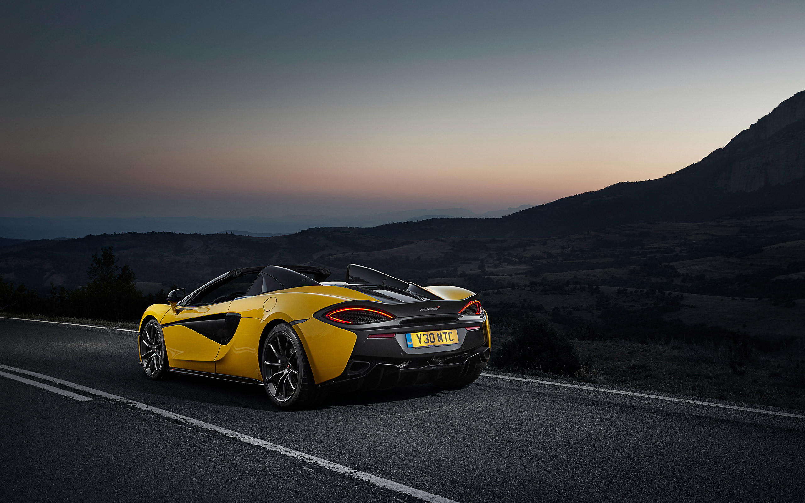 Mclaren 570S 2018 Wallpapers