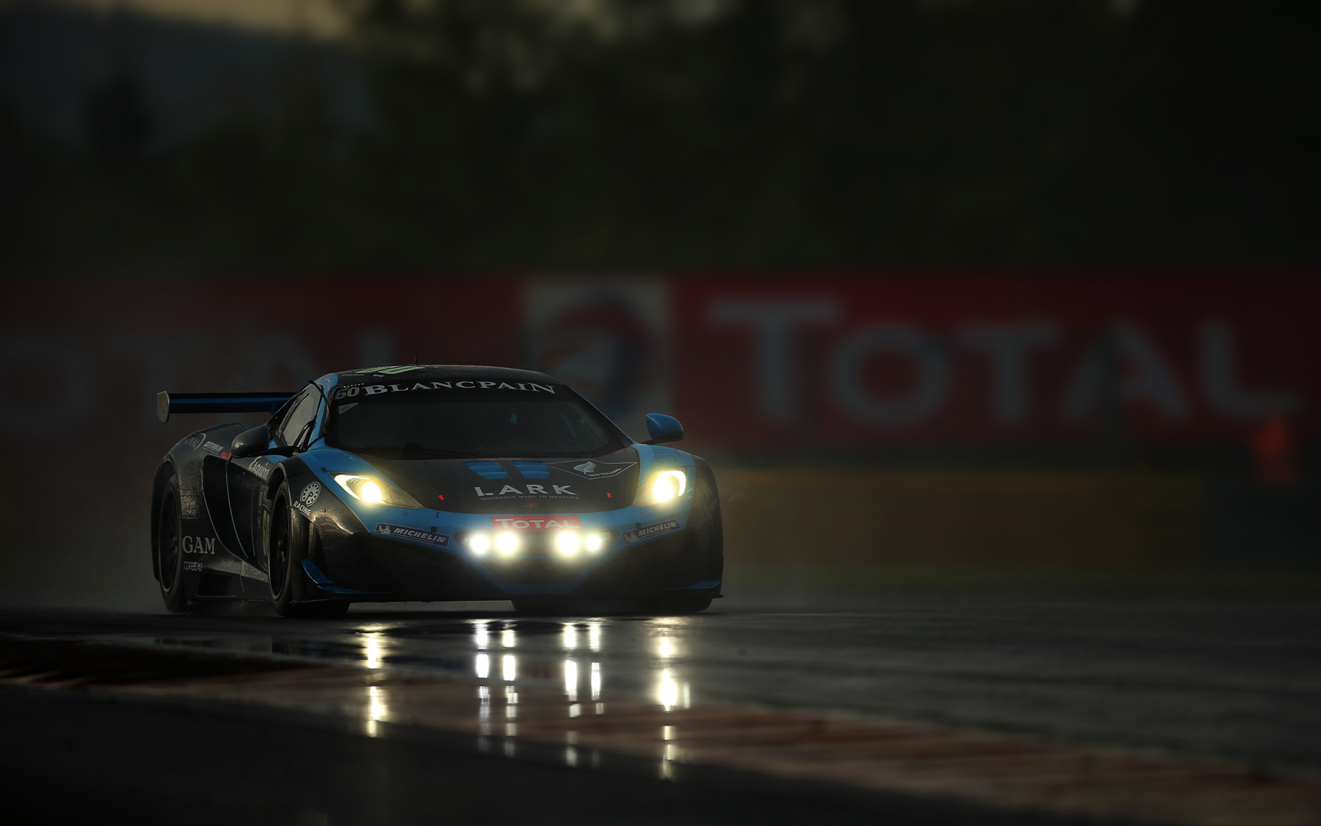 Mclaren Mp4-12C Gt3 Wallpapers