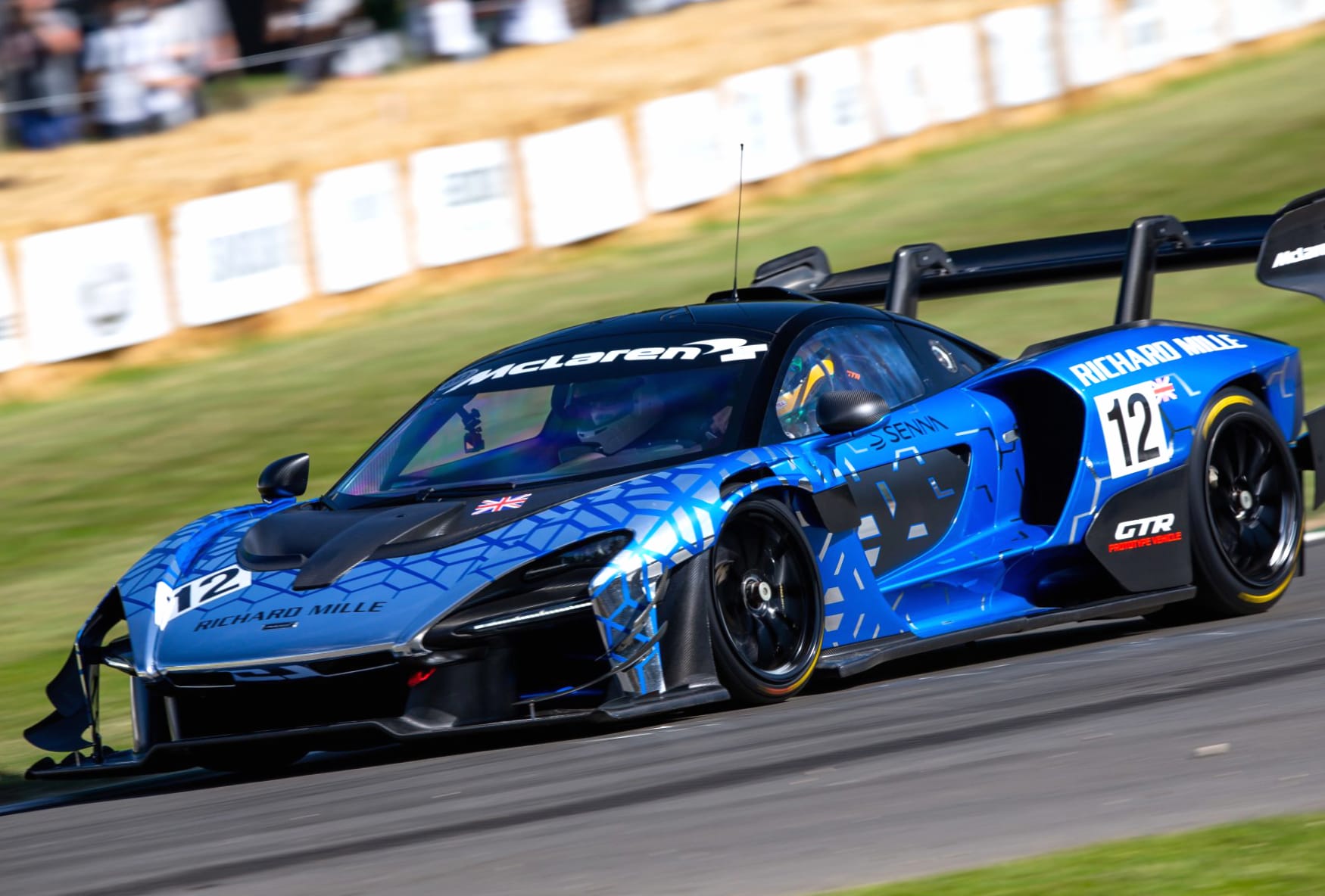 Mclaren Senna Gtr Lm 825/6 Harrods Wallpapers