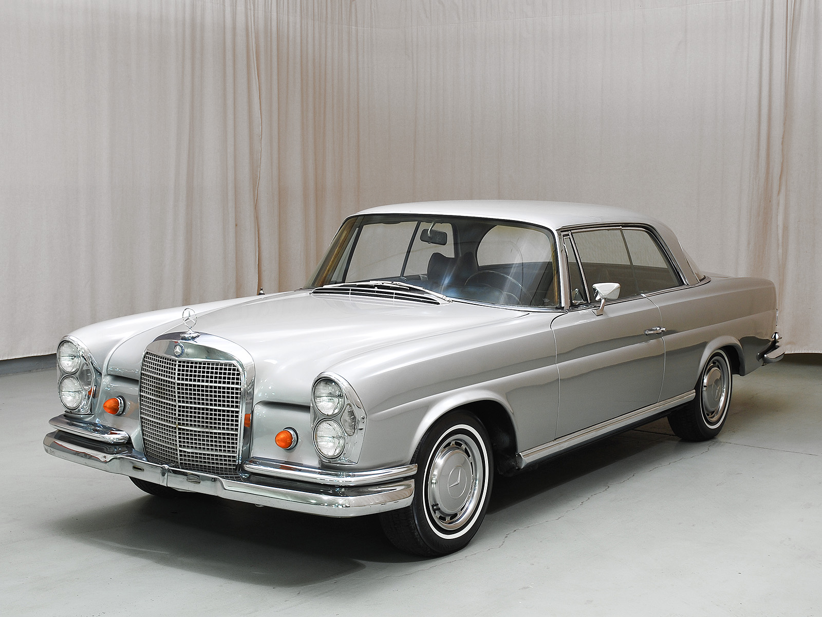 Mercedes-Benz 280Se Wallpapers