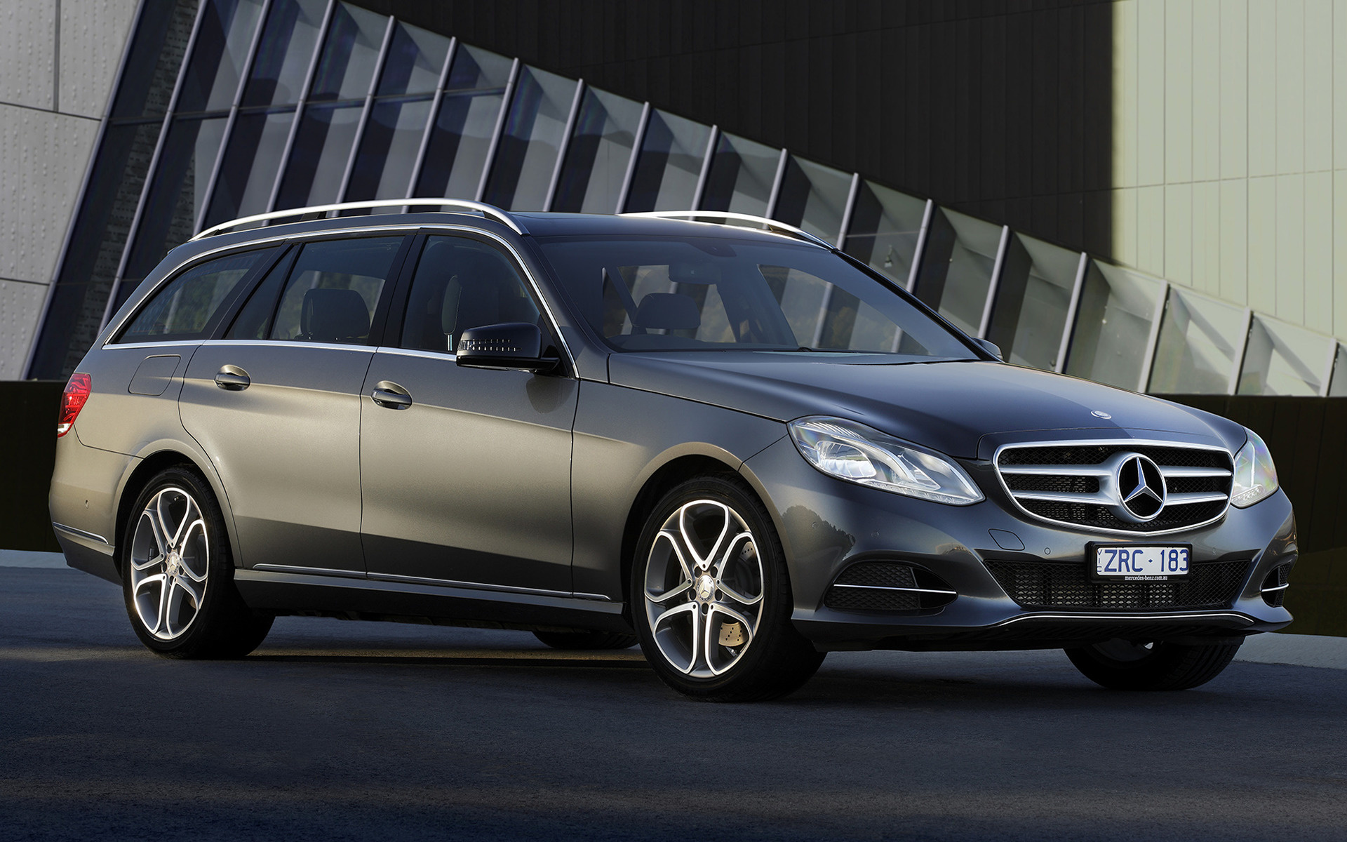 Mercedes-Benz E 220D Estate With Sports Grille Wallpapers