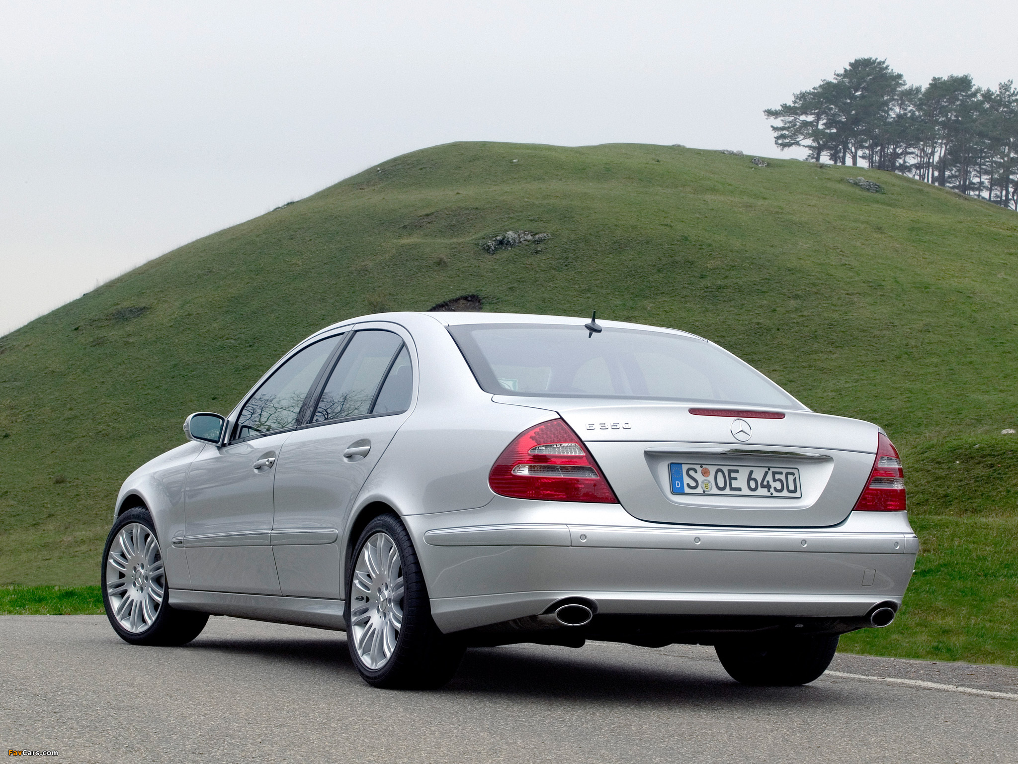 Mercedes-Benz E 350 Wallpapers