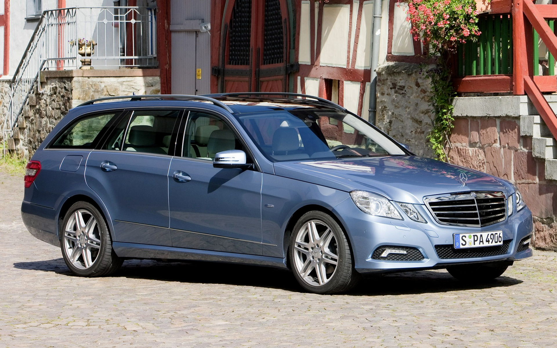 Mercedes-Benz E 350 Bluetec Avantgarde Wallpapers