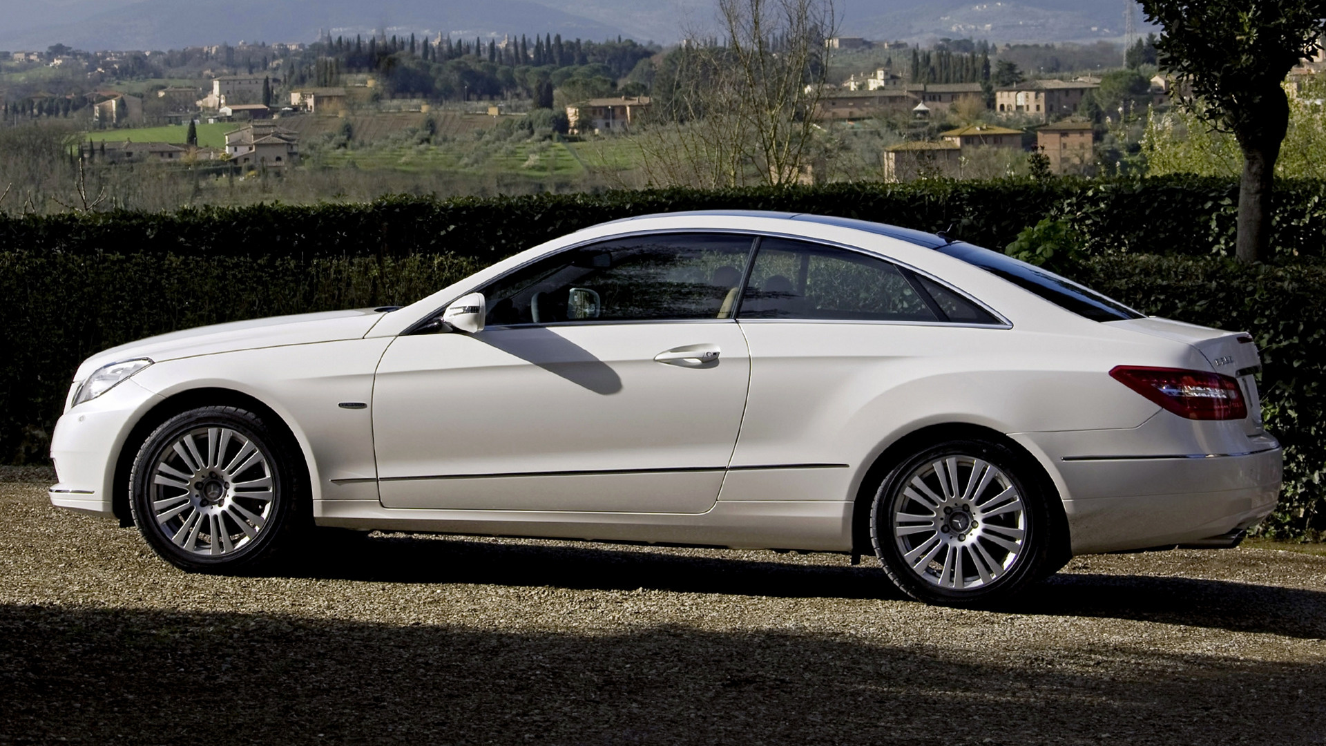 Mercedes-Benz E 350 Cgi Coupe Wallpapers