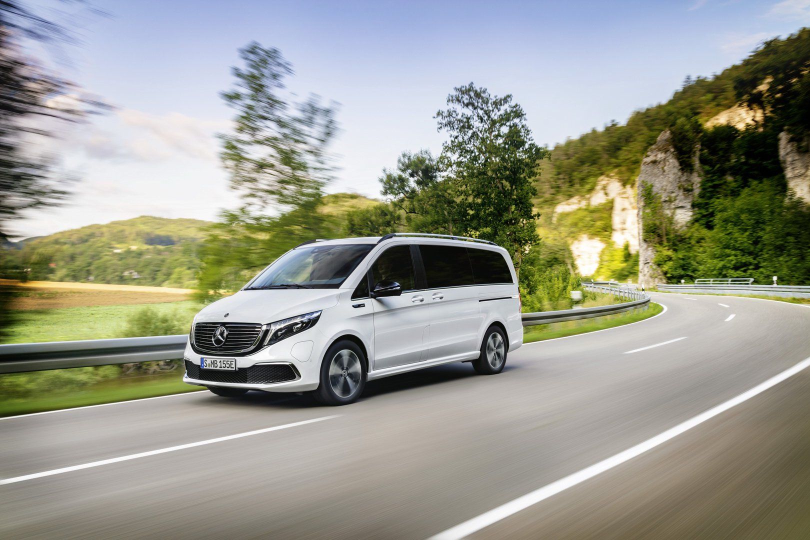 Mercedes-Benz Eqv Wallpapers