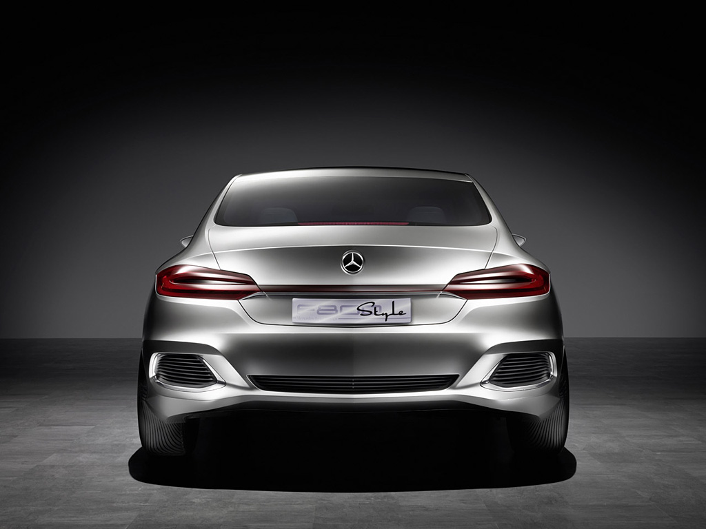 Mercedes-Benz F800 Wallpapers