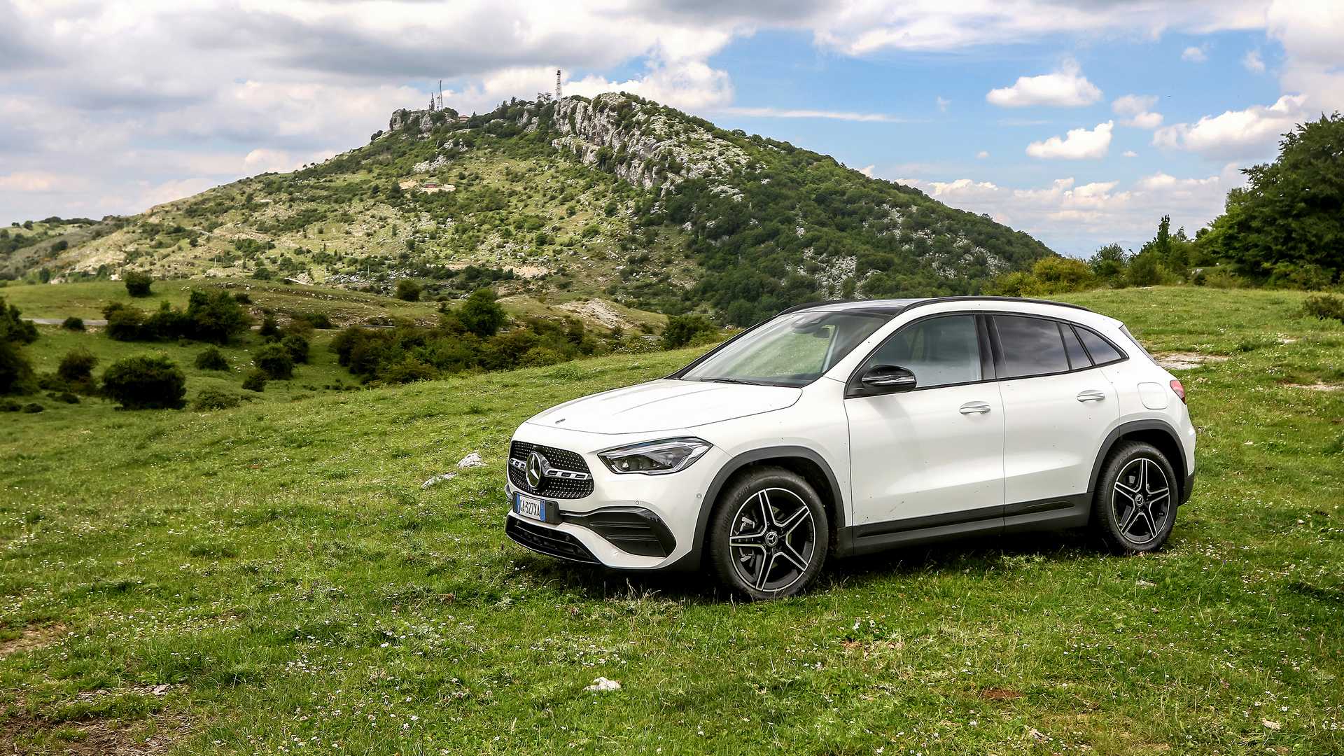 Mercedes-Benz Gla-Class Wallpapers