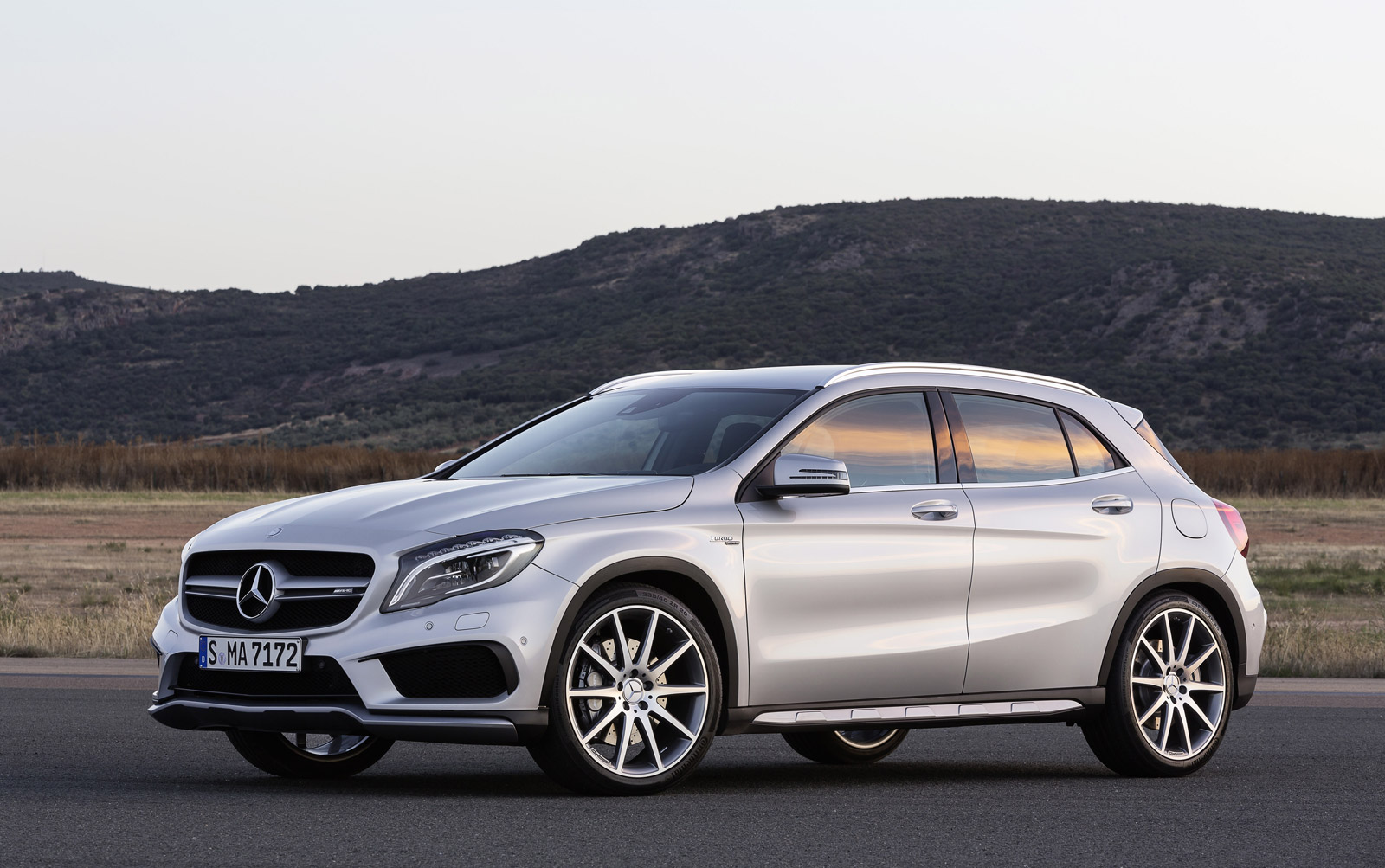 Mercedes-Benz Gla-Class Wallpapers