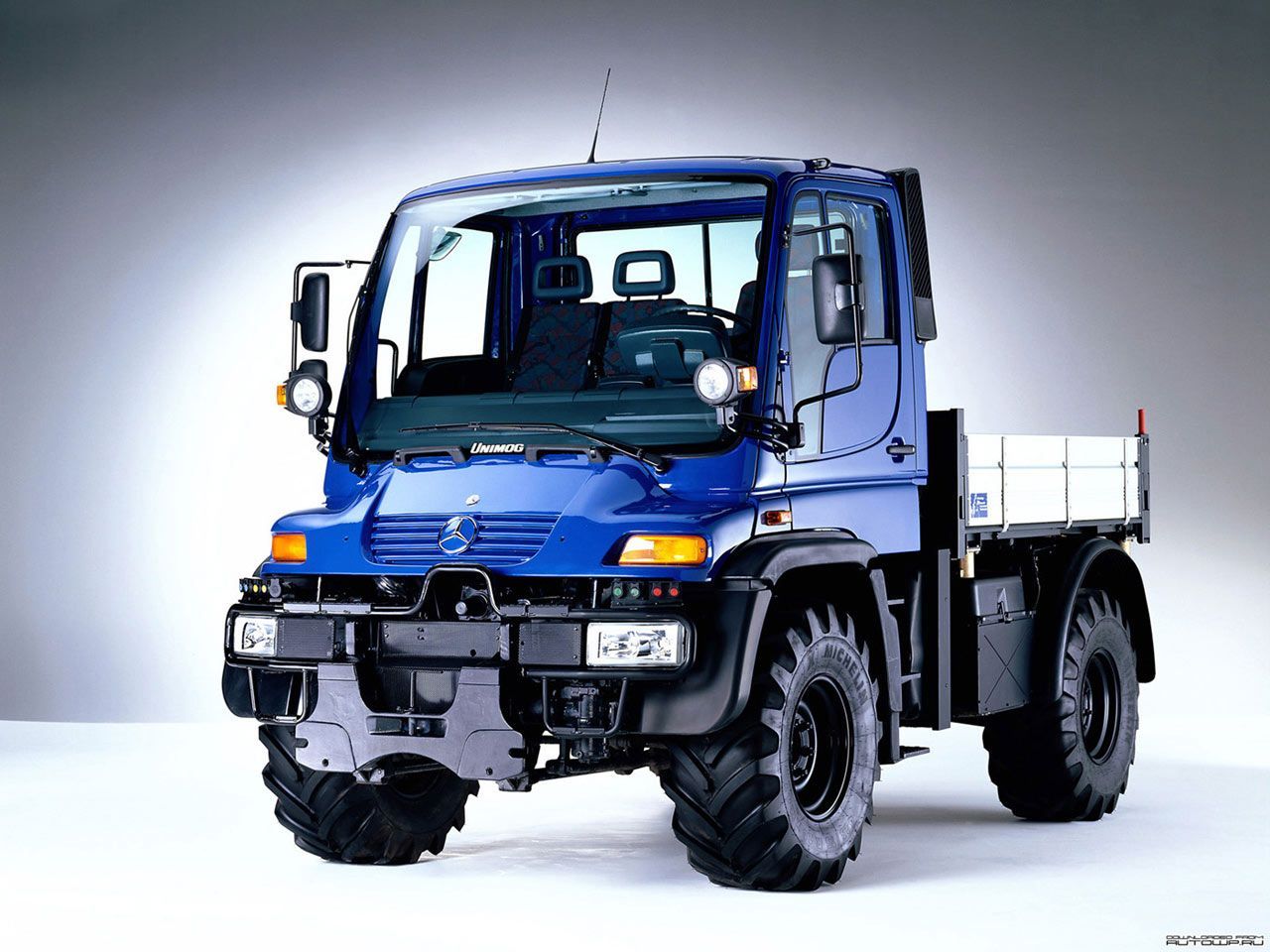 Mercedes-Benz Unimog Wallpapers