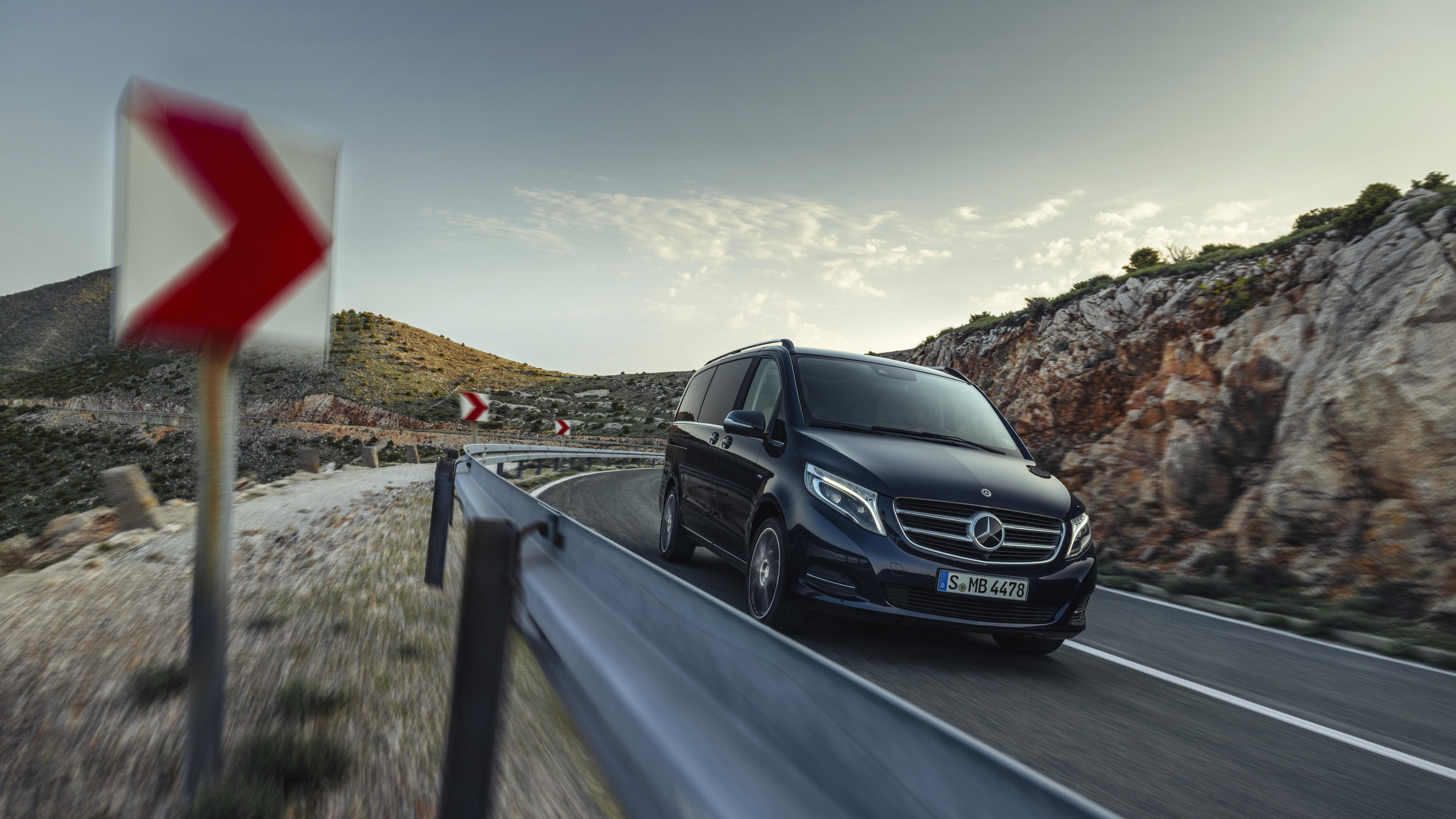 Mercedes-Benz V-Class Wallpapers