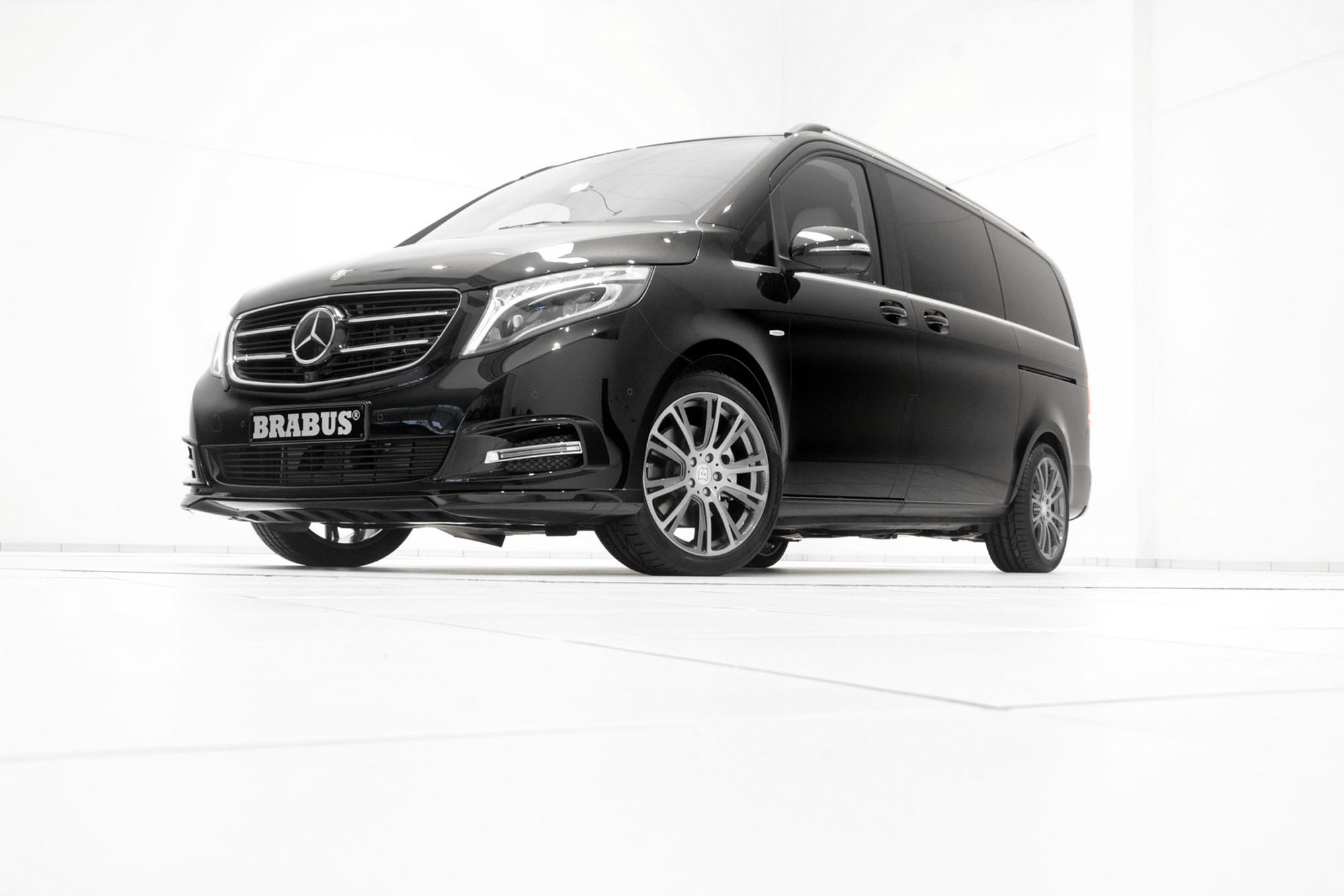 Mercedes-Benz V-Class Wallpapers