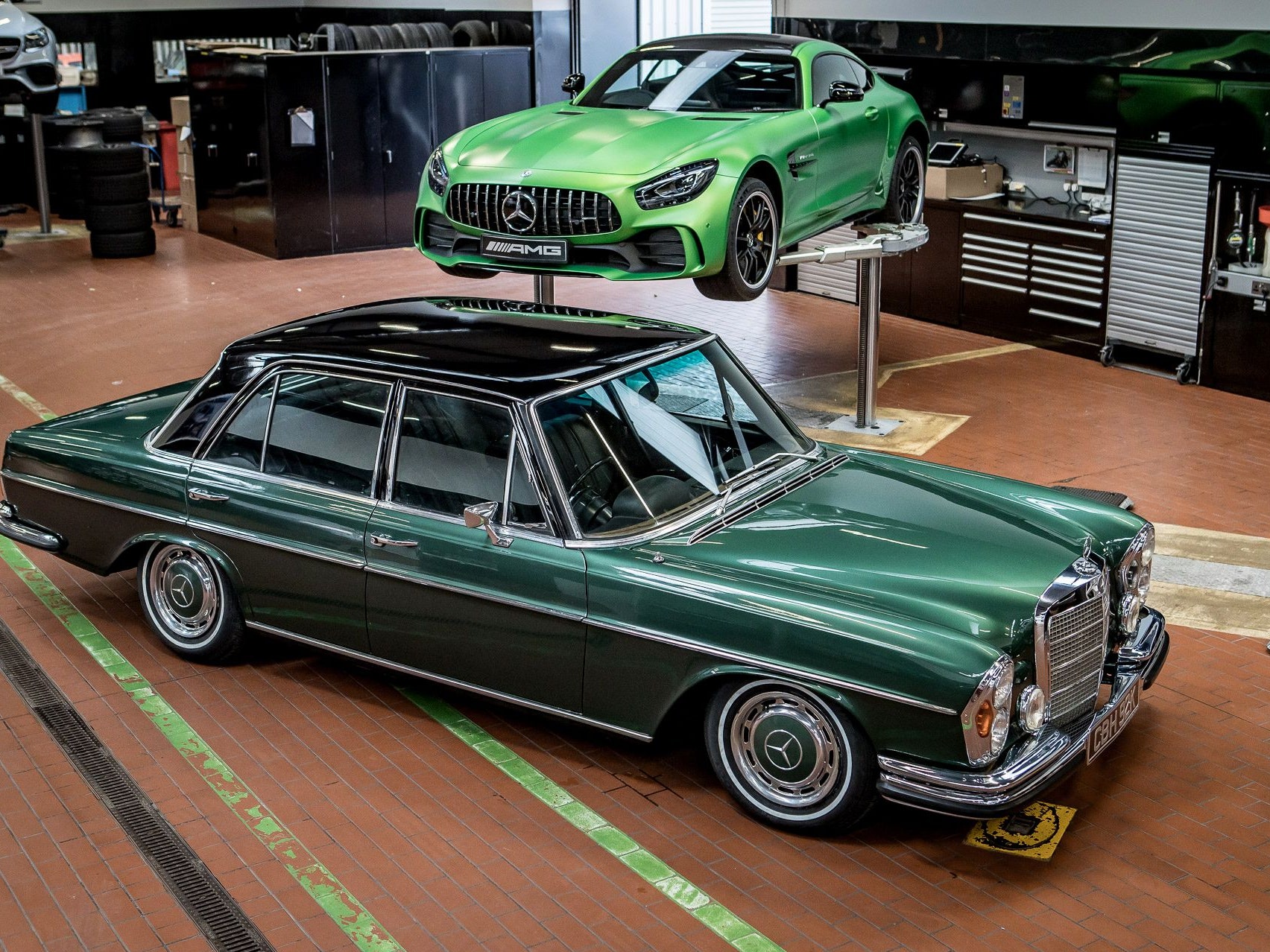 Mercedes-Benz W108 Wallpapers