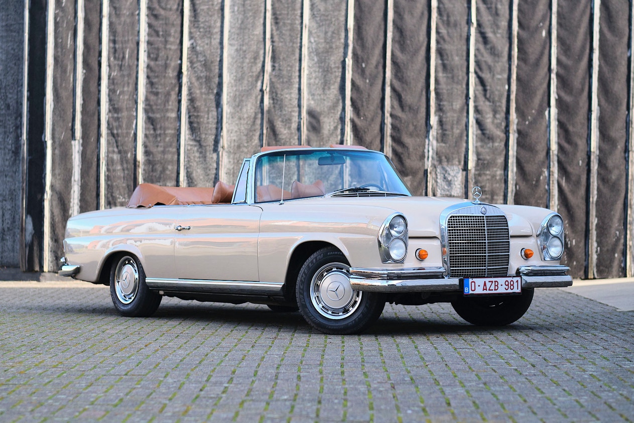 Mercedes-Benz W111 Wallpapers