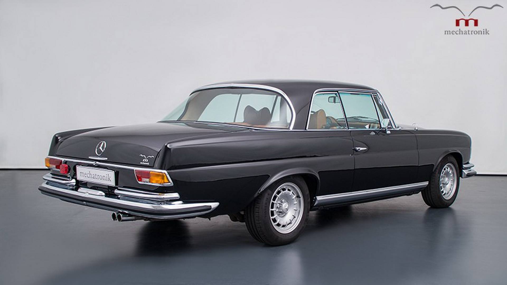 Mercedes-Benz W111 Wallpapers