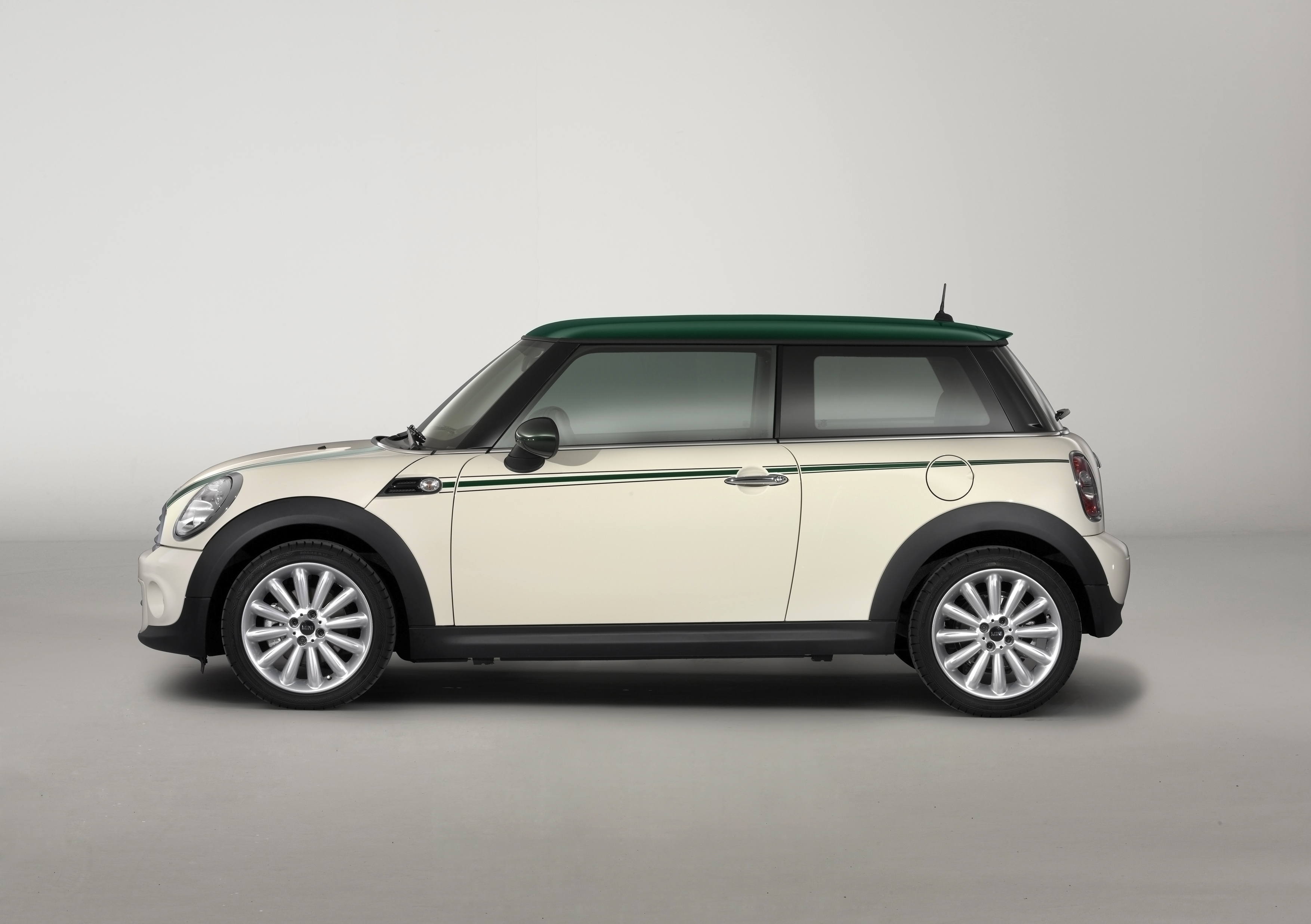 Mini Cooper Green Park Wallpapers