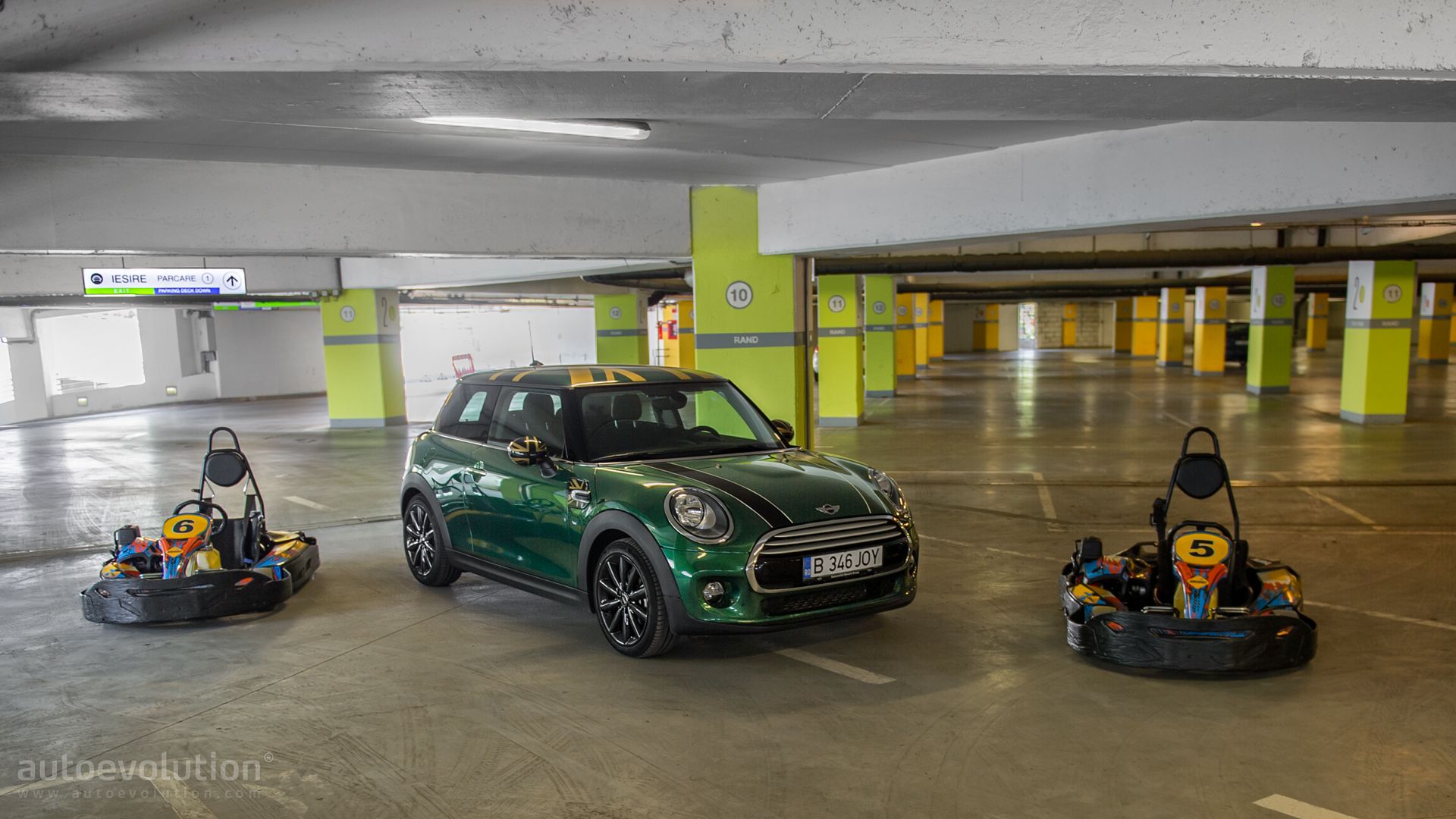 Mini Cooper Green Park Wallpapers