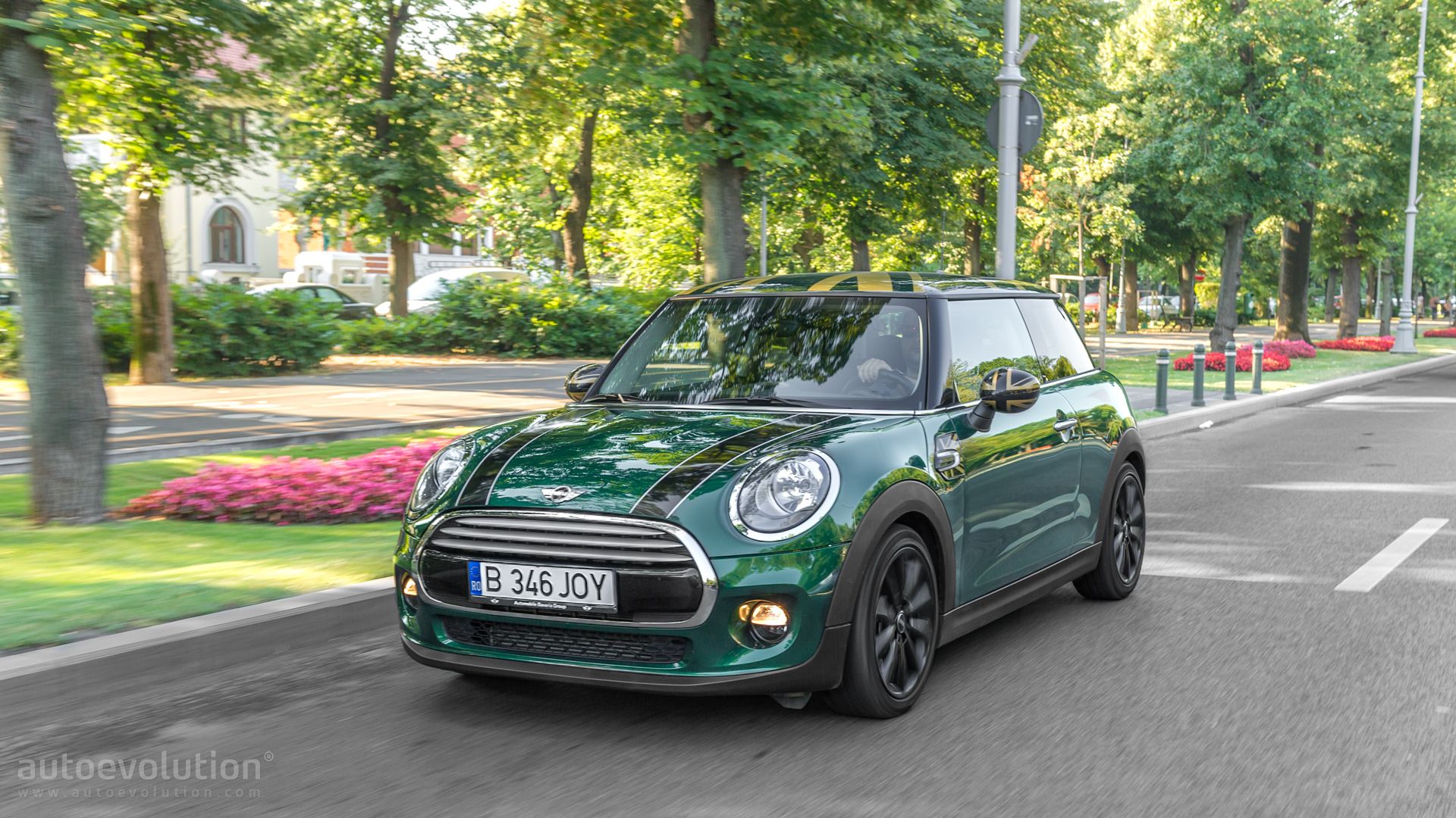 Mini Cooper Green Park Wallpapers