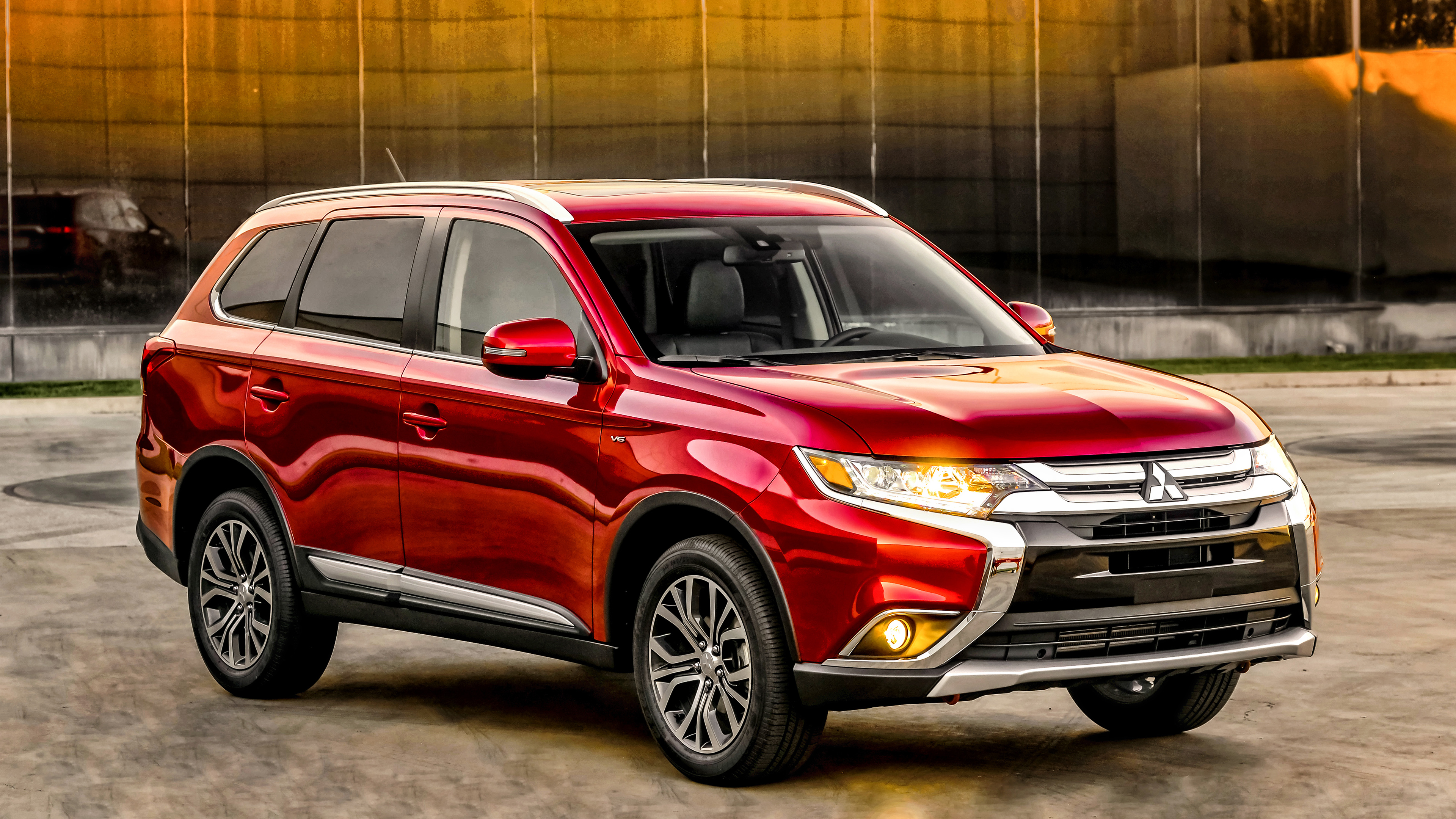 Mitsubishi Outlander Wallpapers