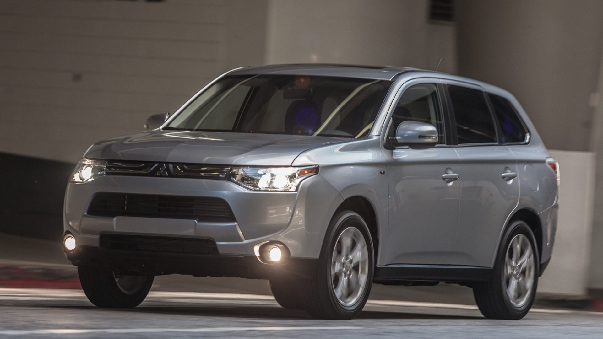 Mitsubishi Outlander Wallpapers