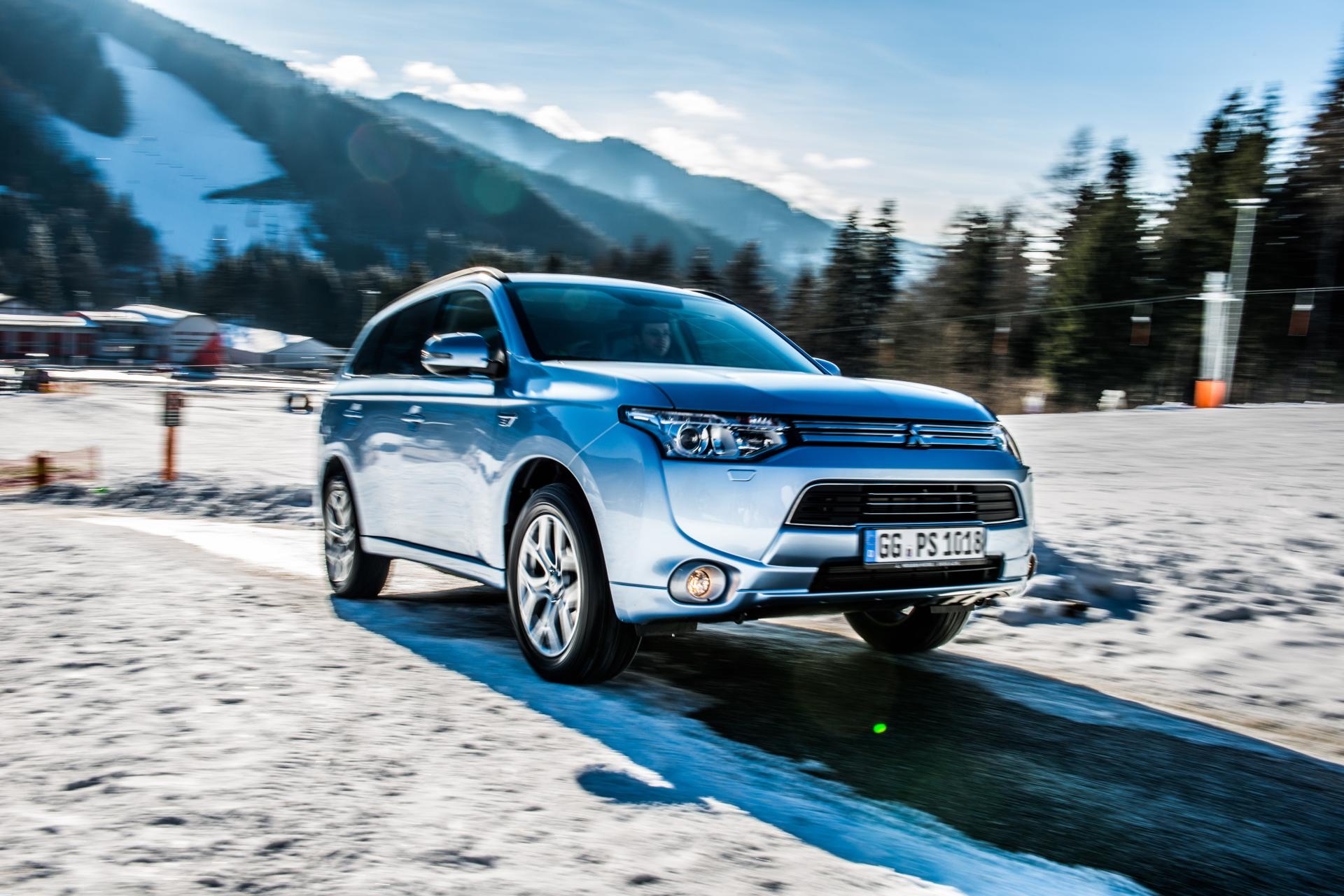 Mitsubishi Outlander Wallpapers