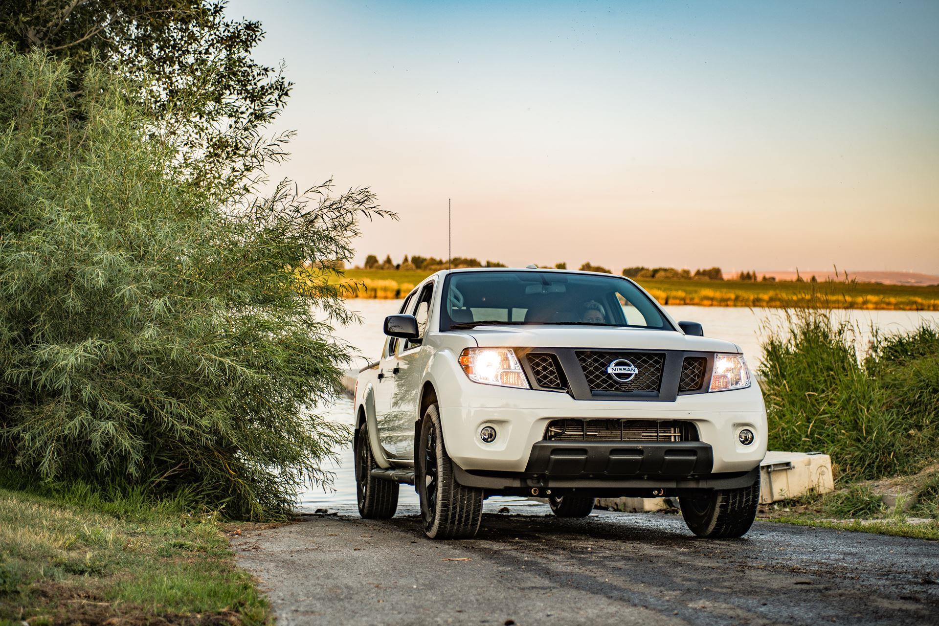 Nissan Frontier Pro-4X Crew Cab Wallpapers