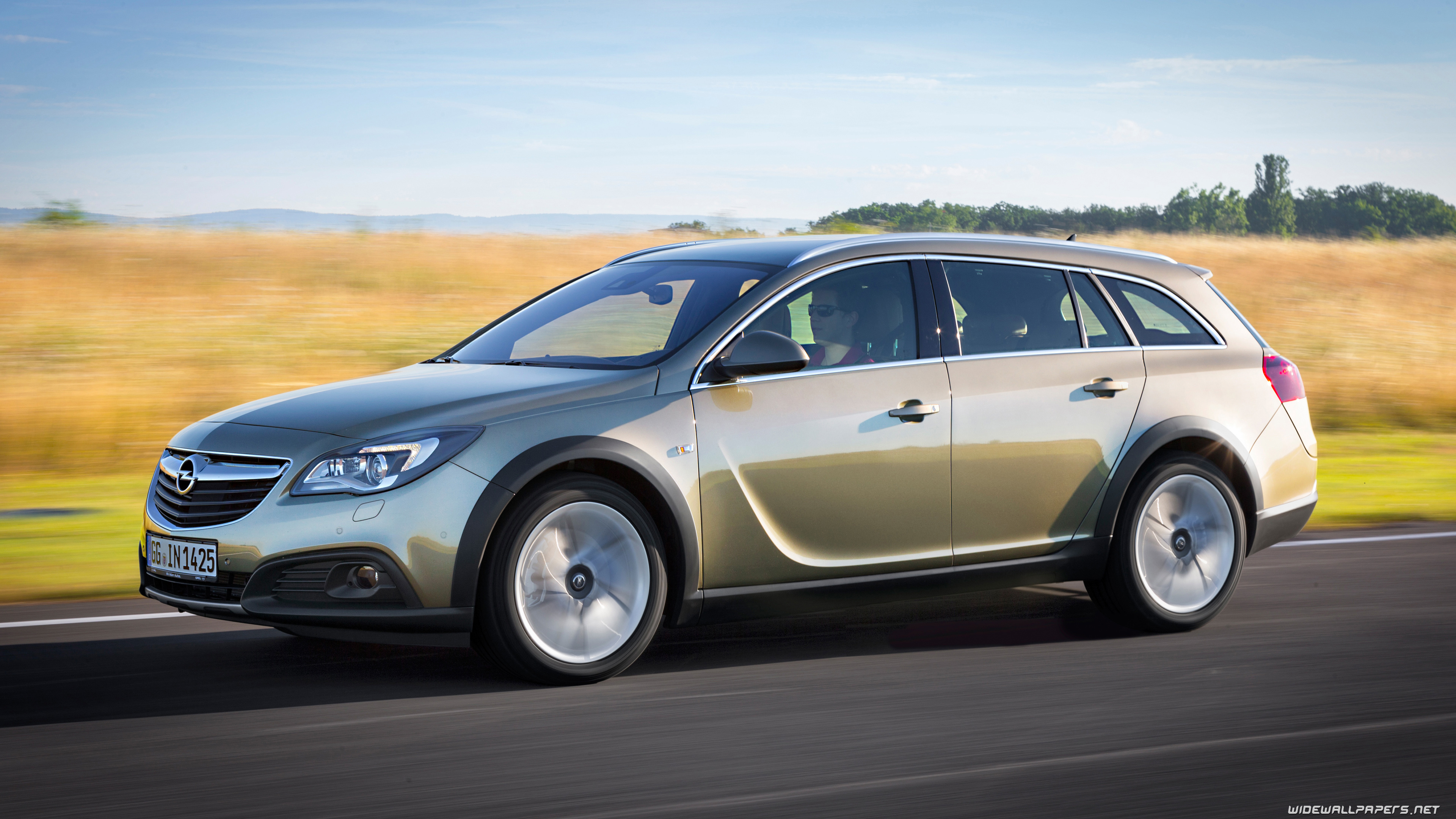 Opel Insignia Country Tourer Wallpapers