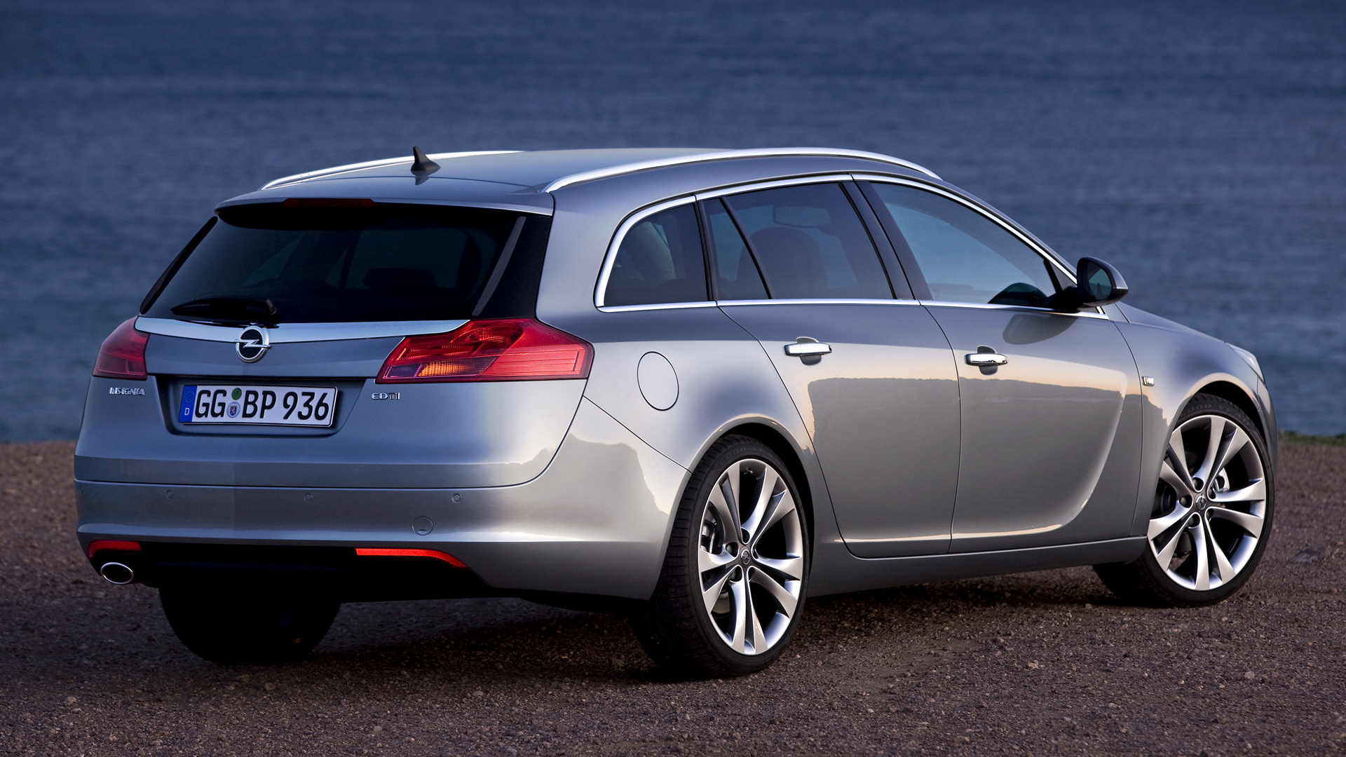 Opel Insignia Country Tourer Wallpapers