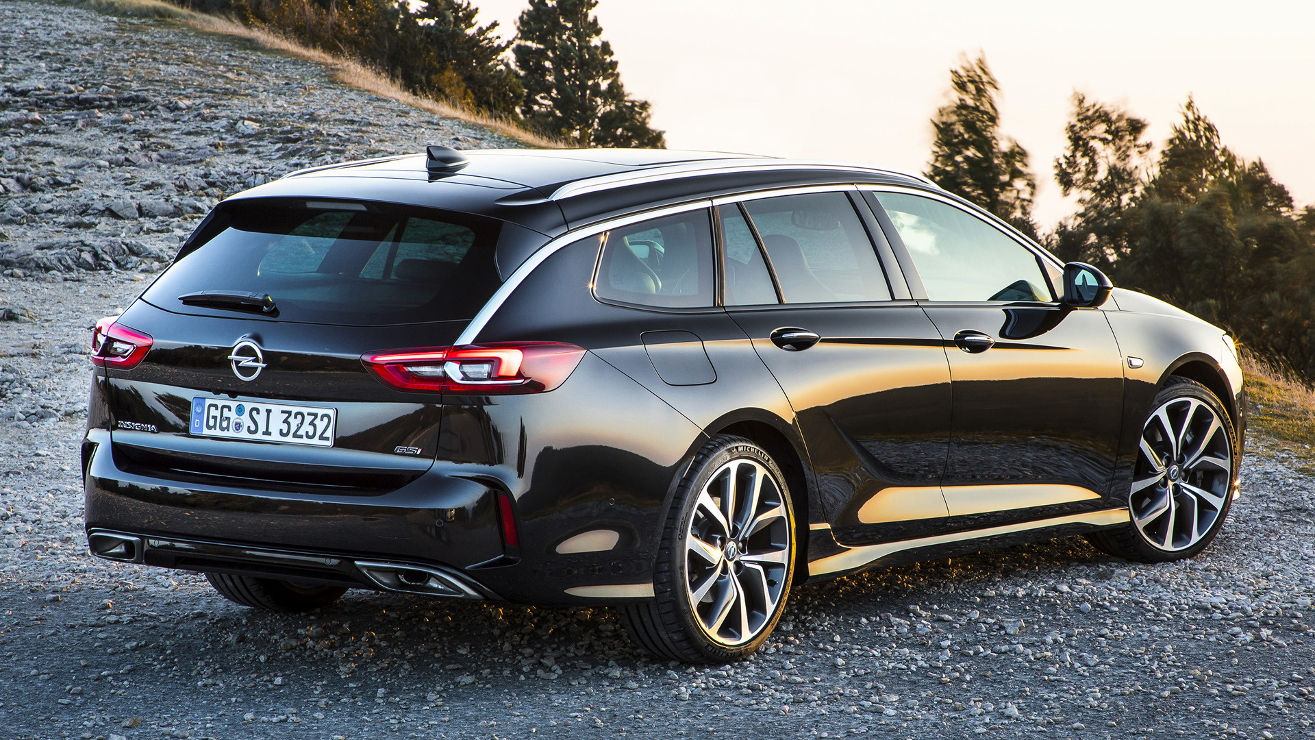 Opel Insignia Sports Tourer Wallpapers