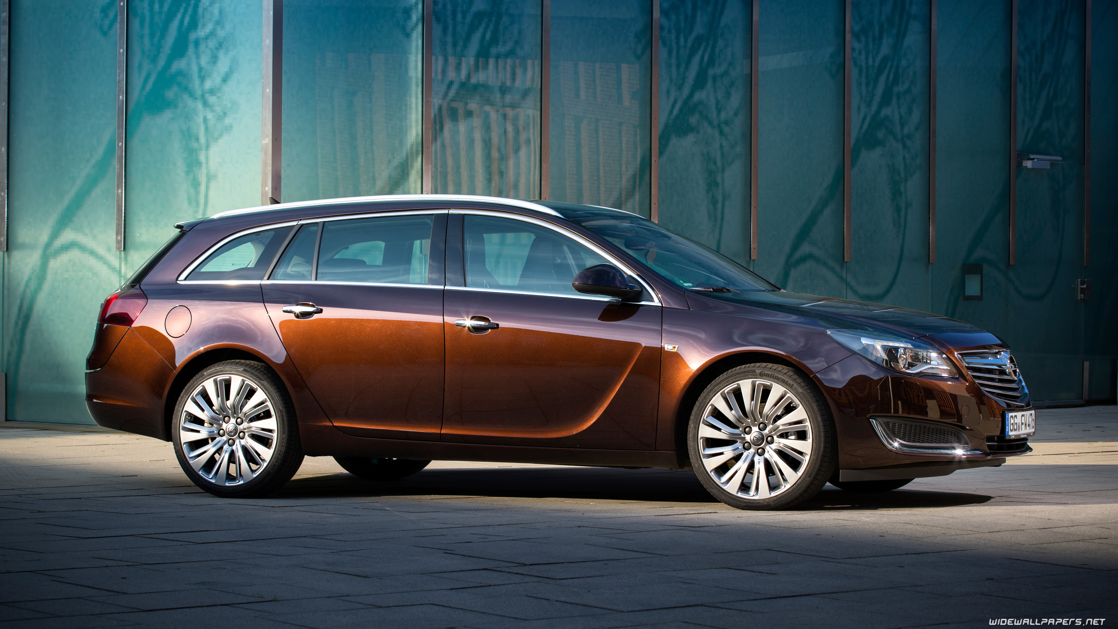 Opel Insignia Sports Tourer Wallpapers