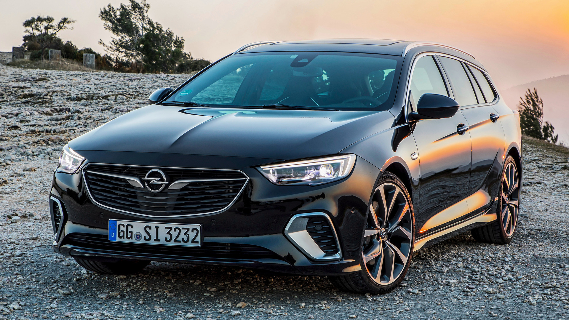 Opel Insignia Sports Tourer Wallpapers