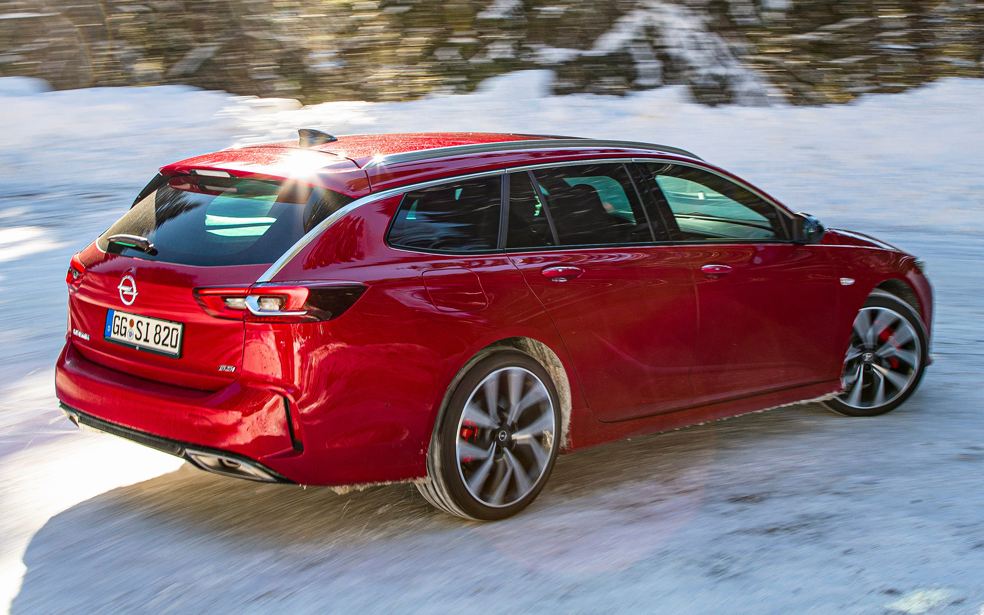 Opel Insignia Sports Tourer Wallpapers