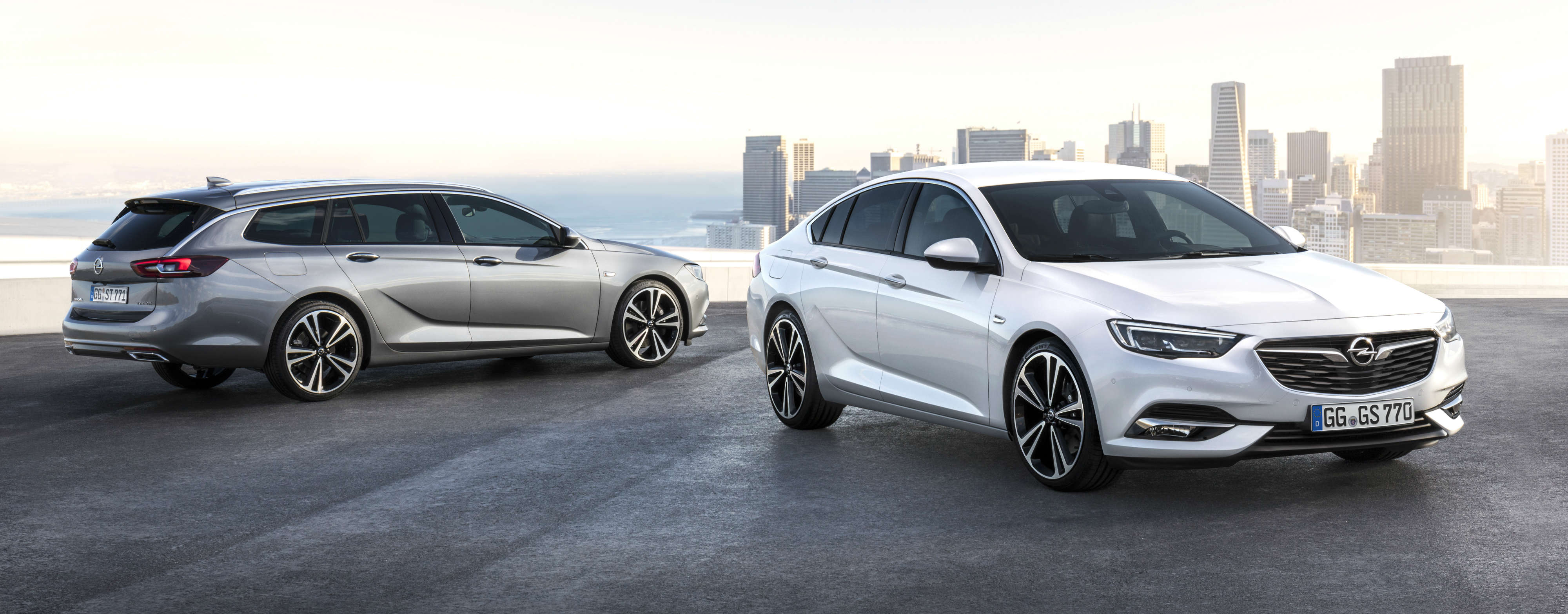 Opel Insignia Sports Tourer Wallpapers