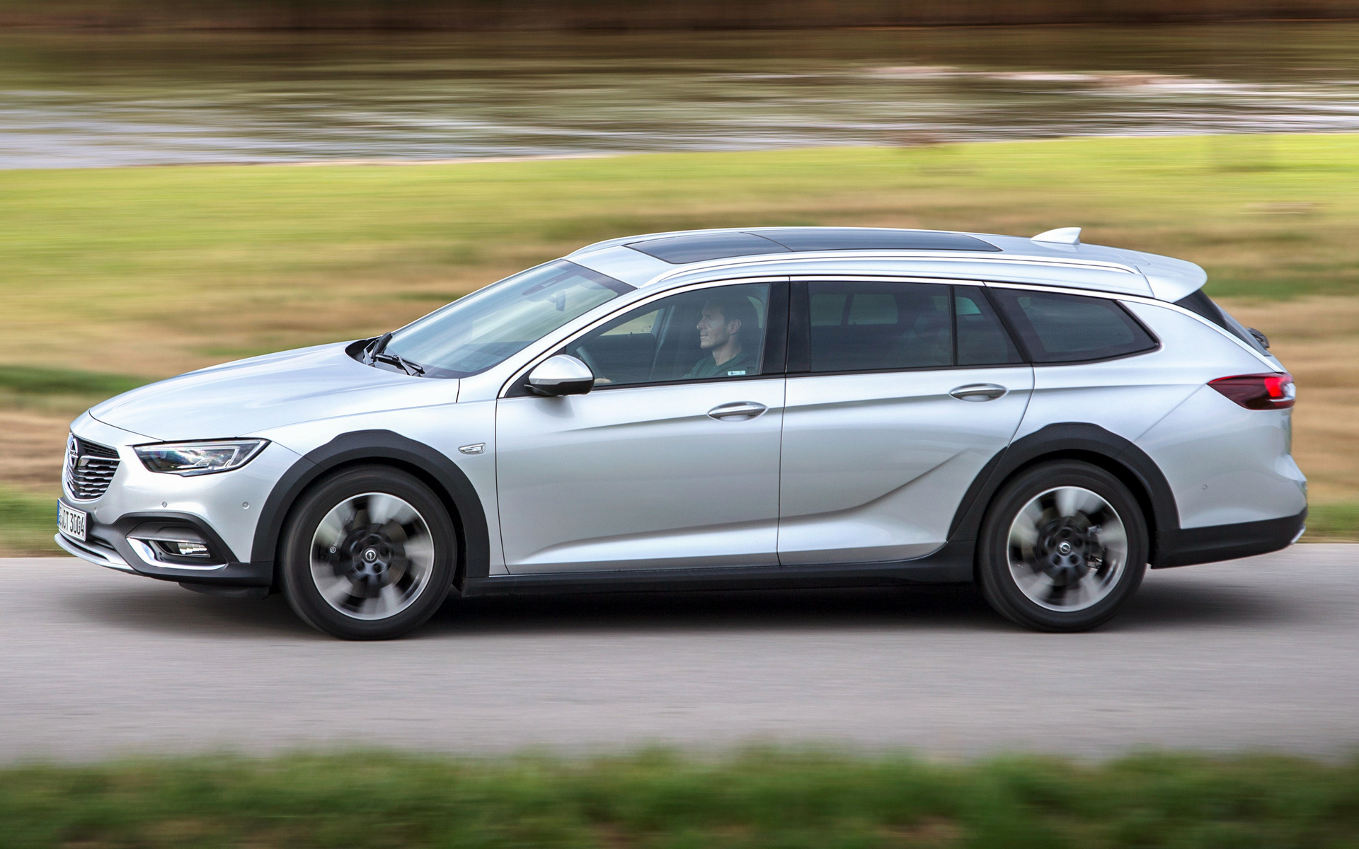 Opel Insignia Turbo X Country Tourer Wallpapers