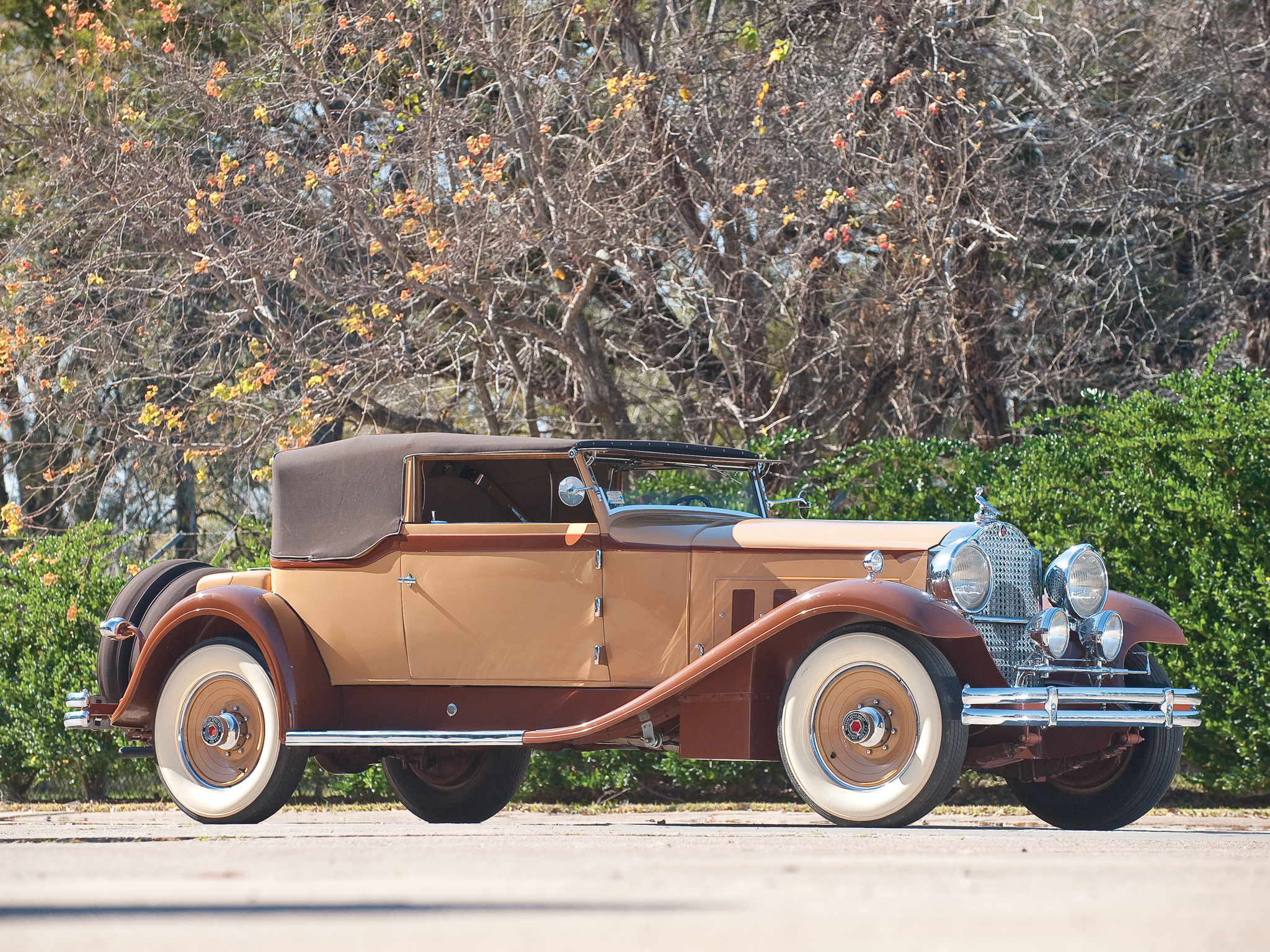 Packard Deluxe Eight Convertible Victoria Wallpapers