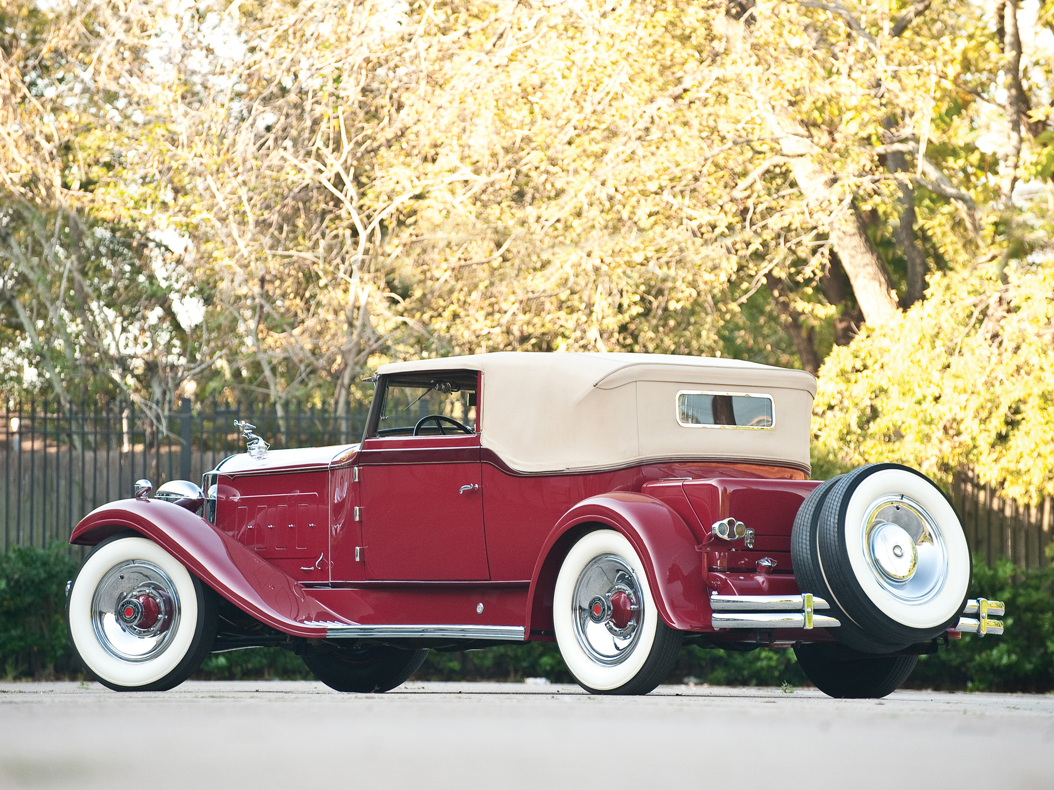 Packard Deluxe Eight Convertible Victoria Wallpapers