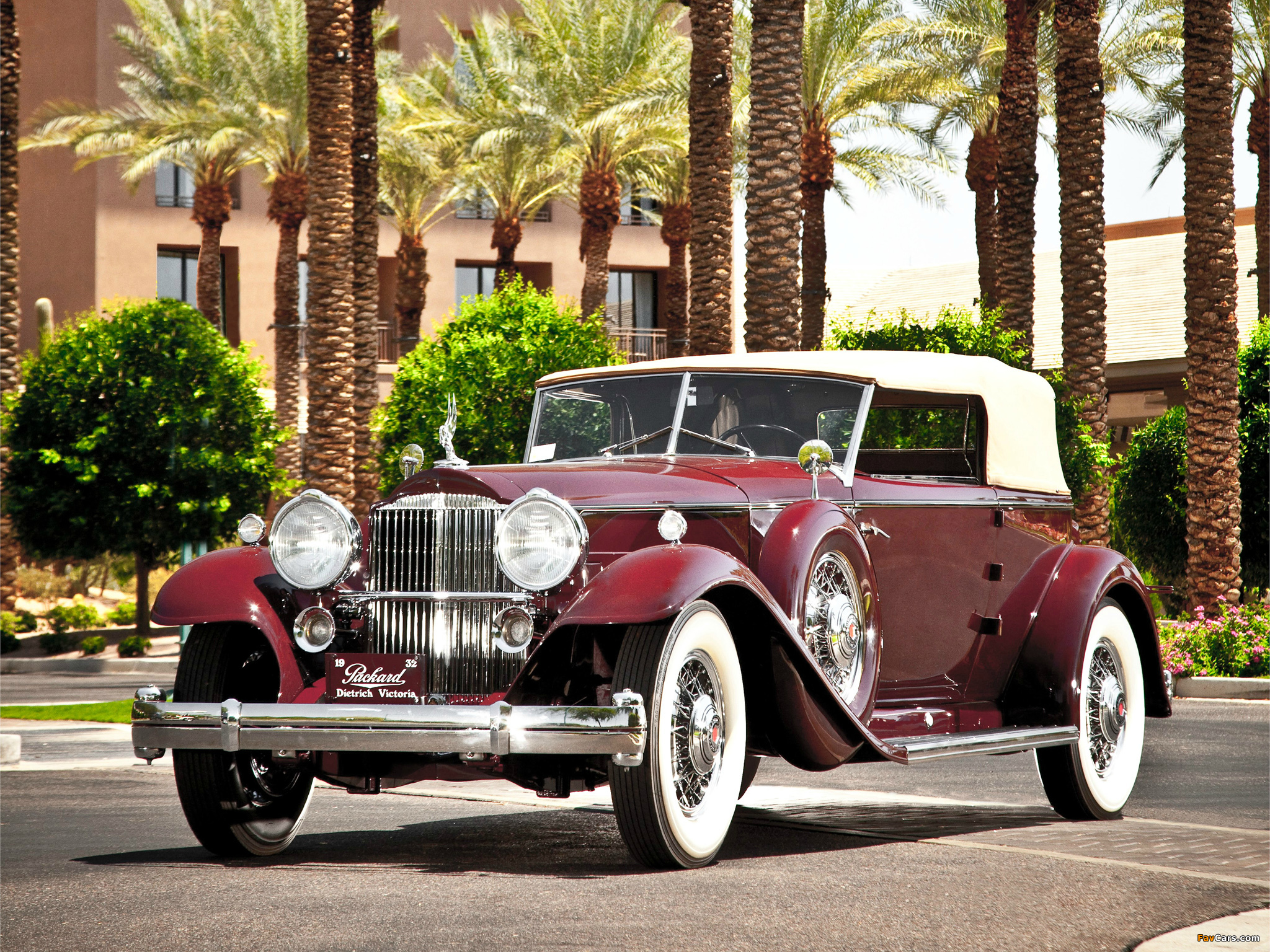 Packard Deluxe Eight Convertible Victoria Wallpapers