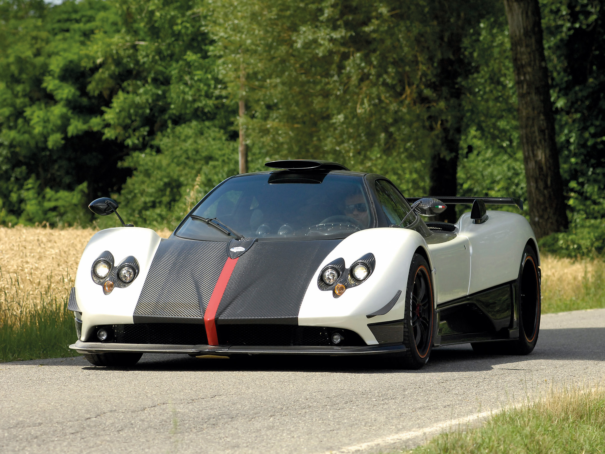 Pagani Zonda Cinque Wallpapers