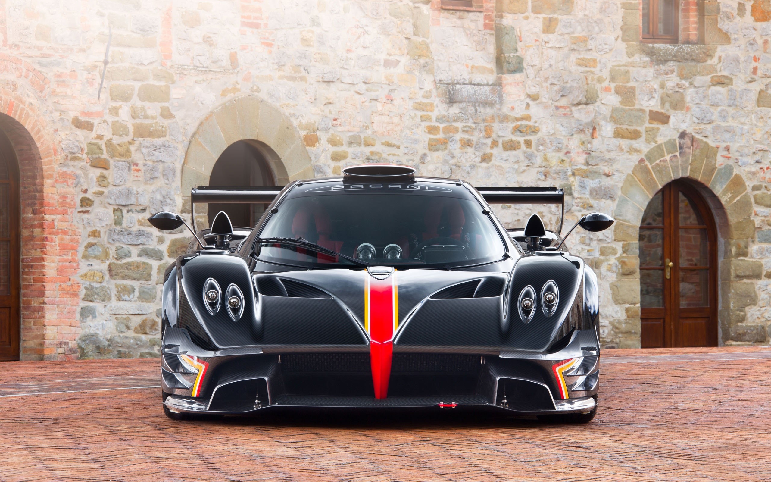 Pagani Zonda R Wallpapers