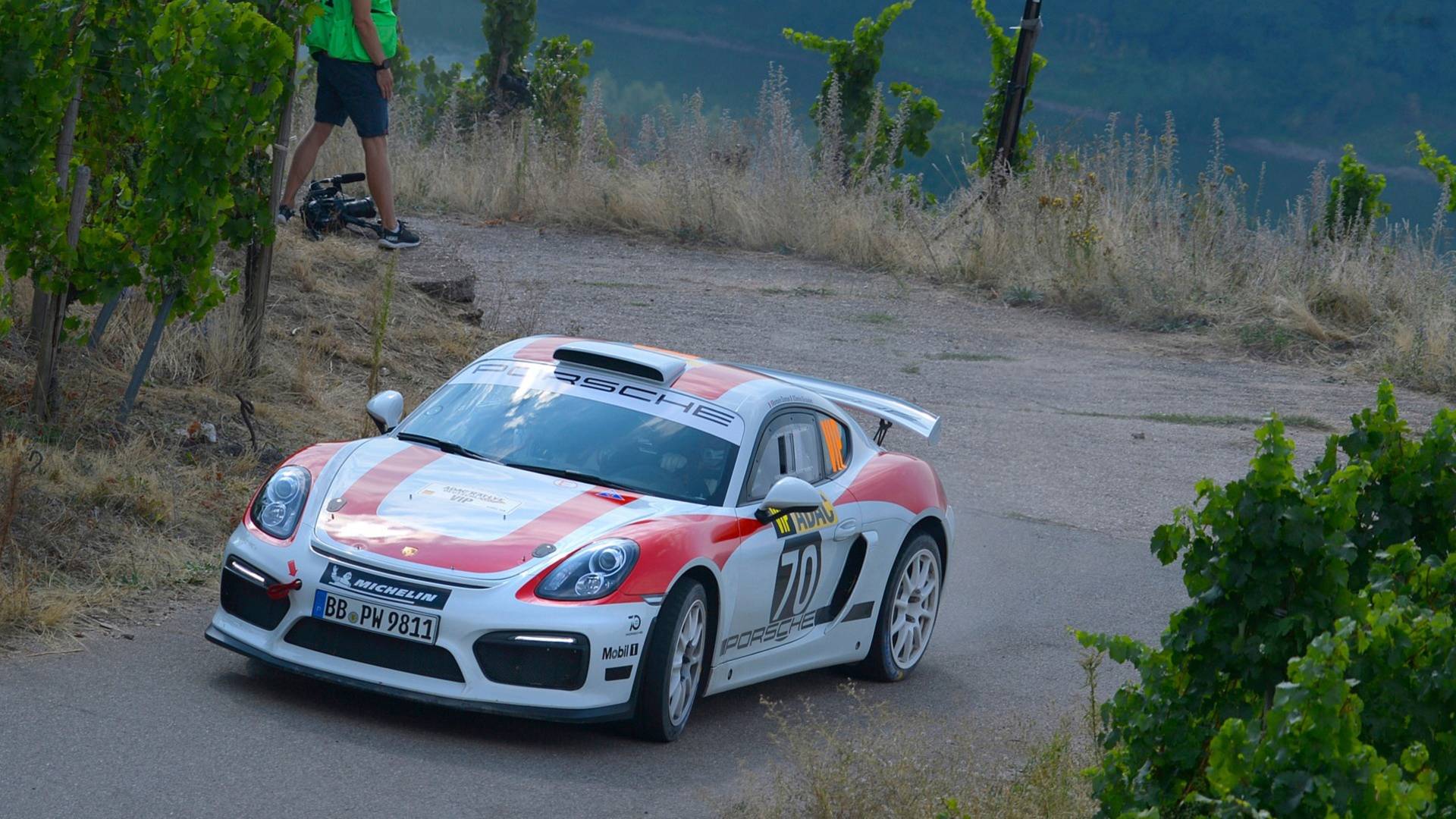 Porsche 718 Cayman Gt4 Rally Wallpapers