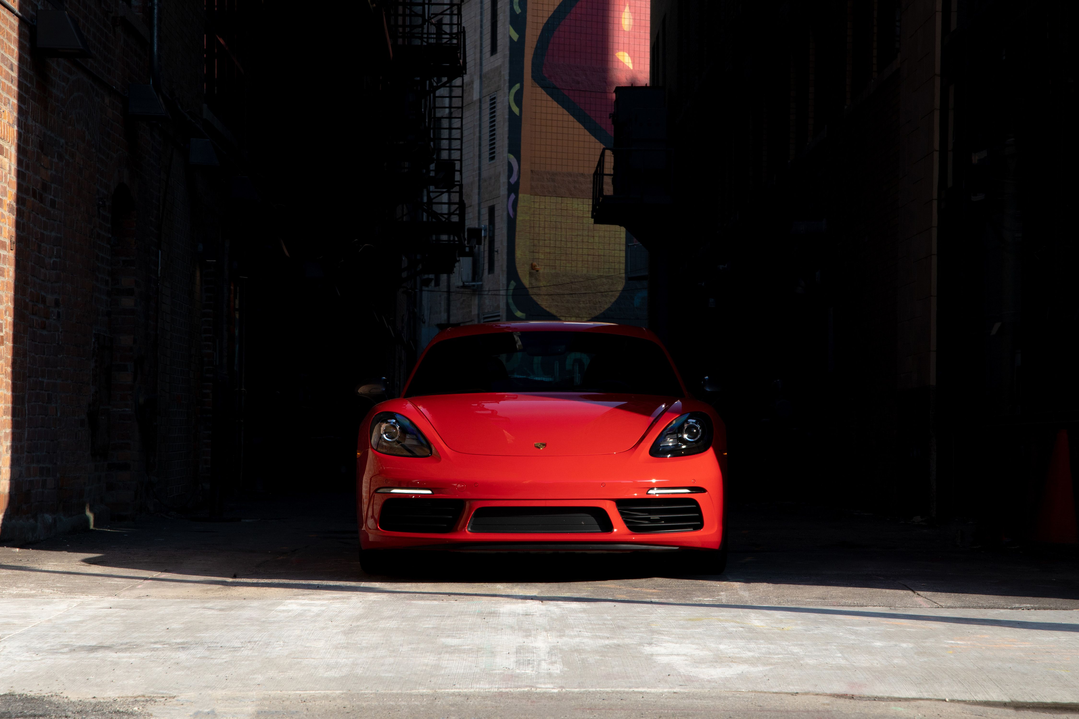 Porsche 718 Cayman T Wallpapers