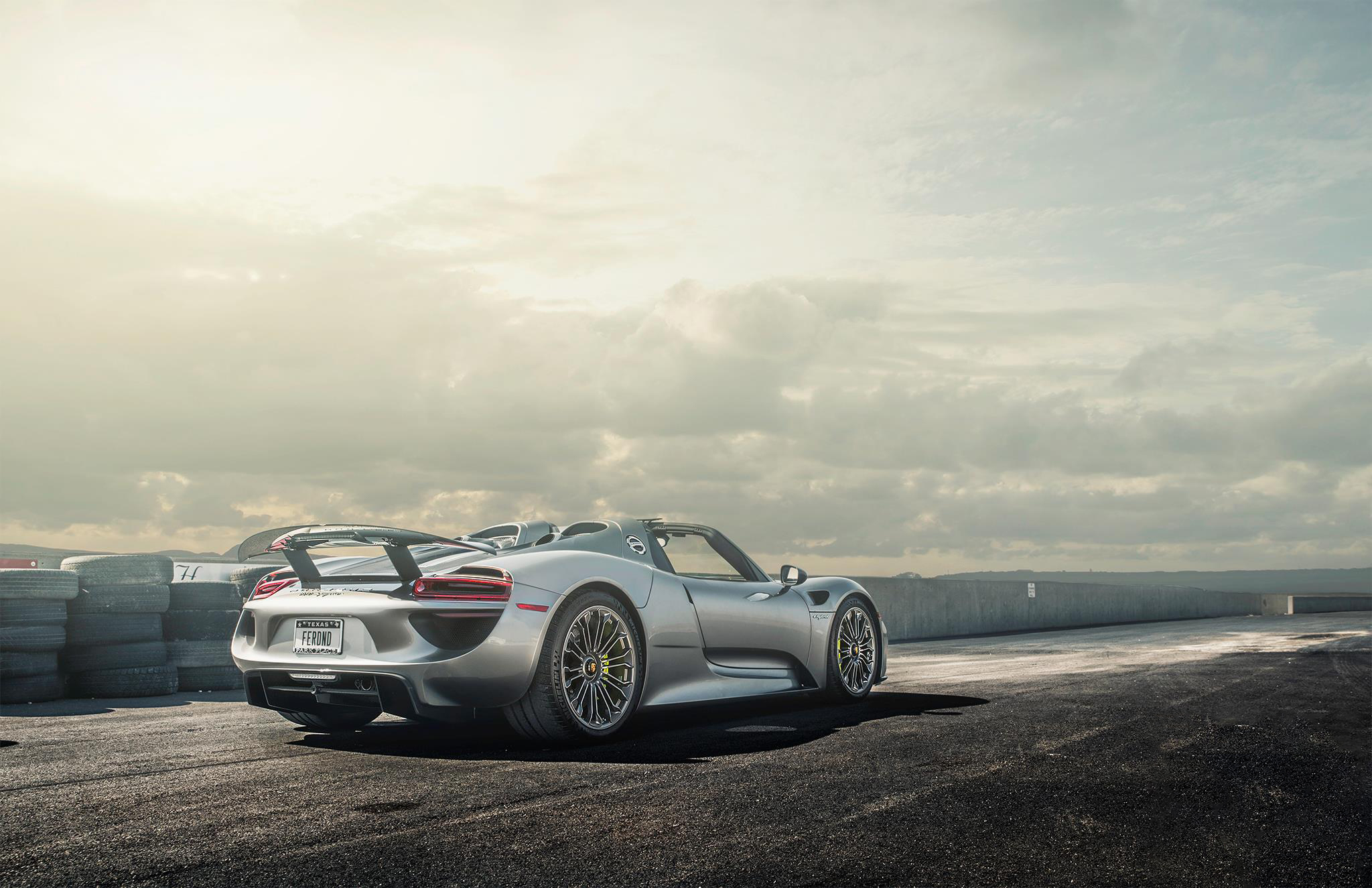 Porsche 918 Spyder Wallpapers