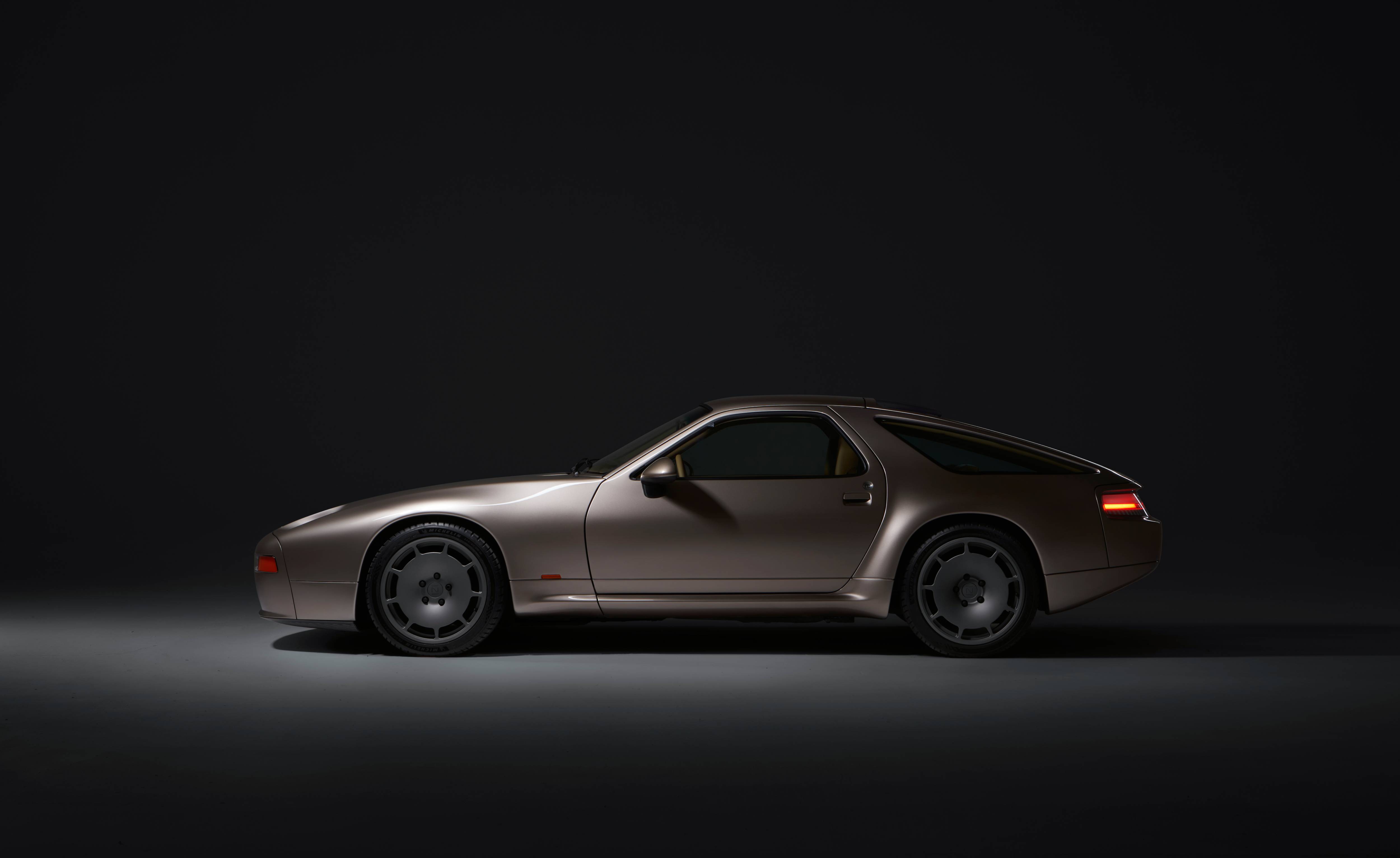 Porsche 928 S4 Wallpapers