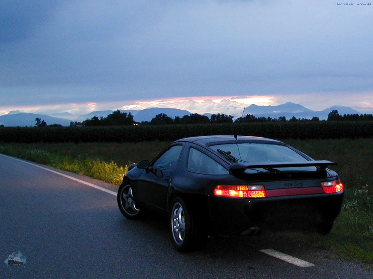 Porsche 928 S4 Wallpapers