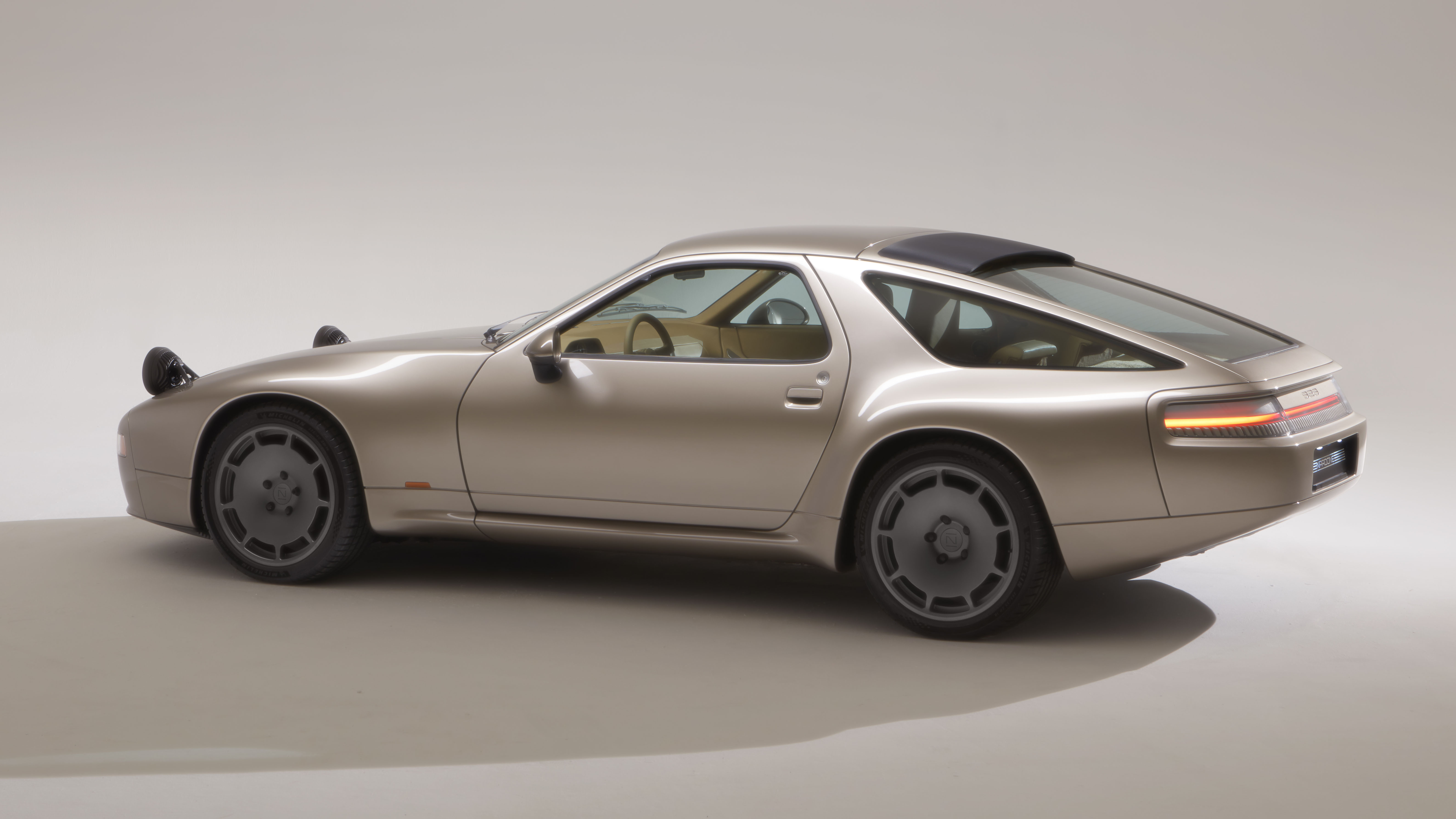 Porsche 928 S4 Wallpapers