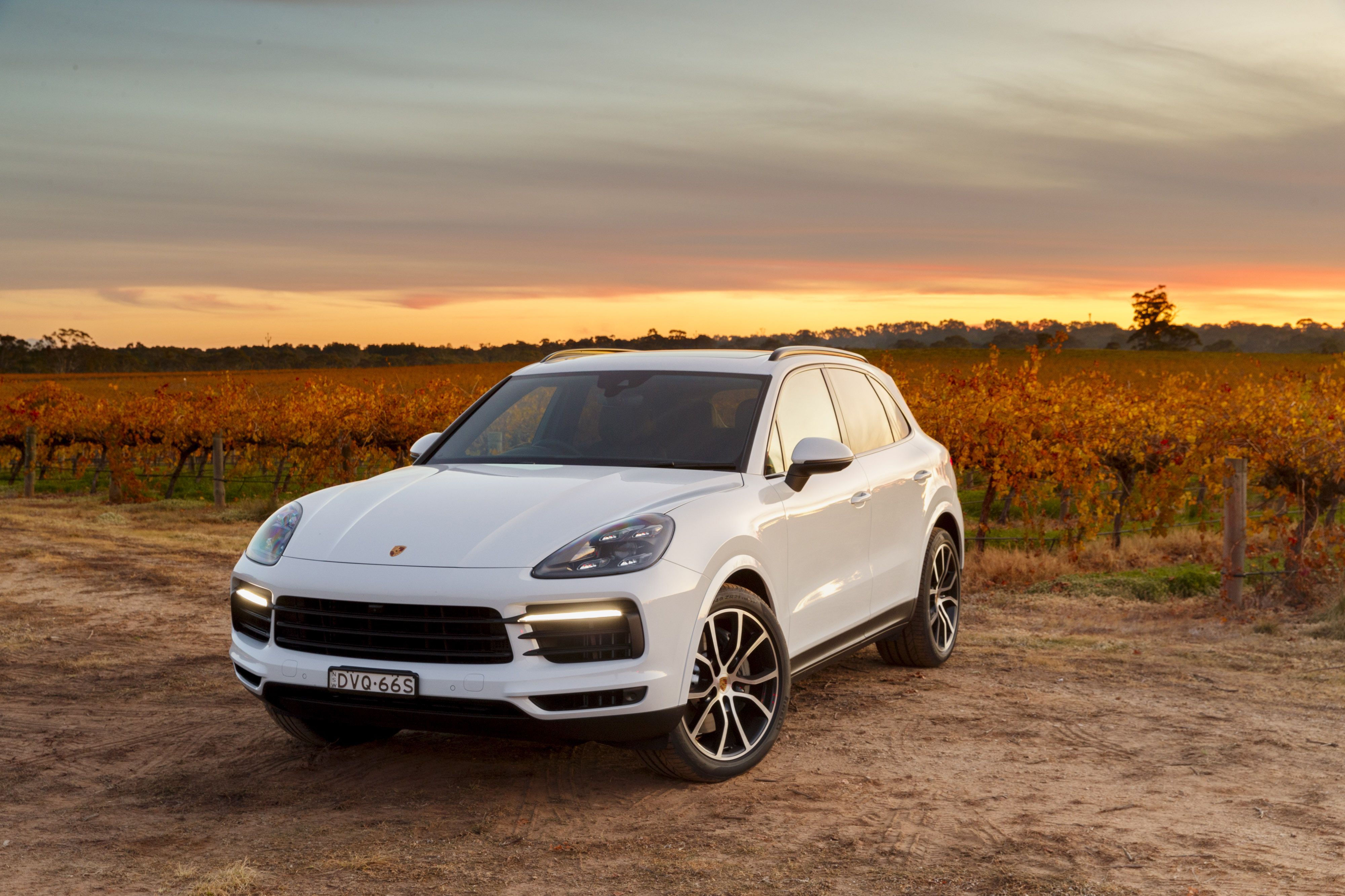 Porsche Cayenne 2017 Wallpapers