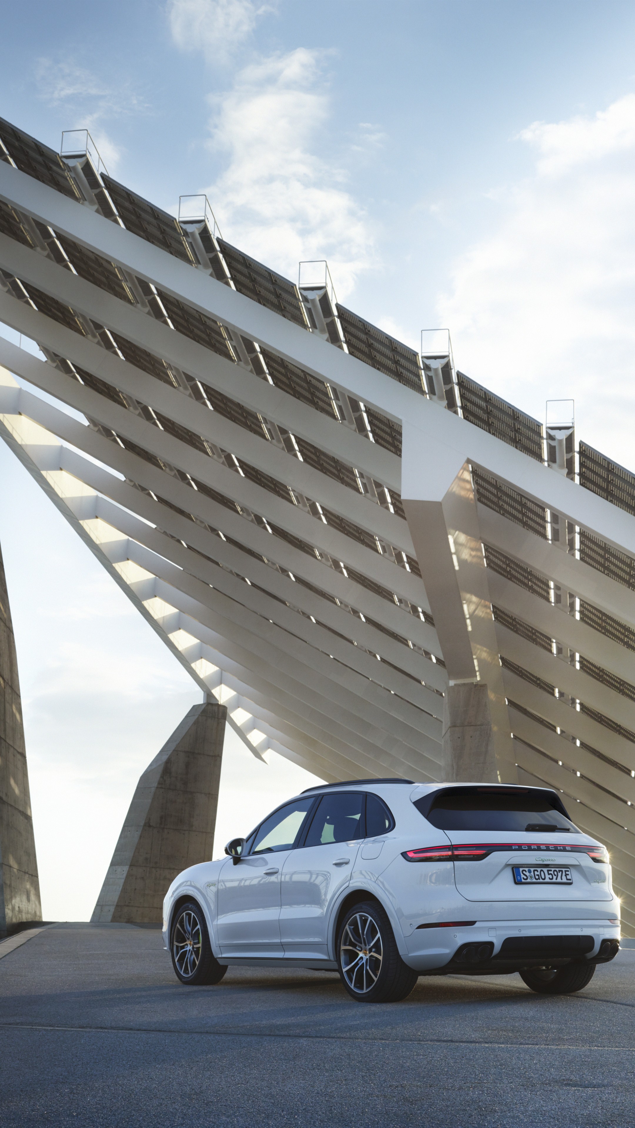 Porsche Cayenne E-Hybrid Wallpapers