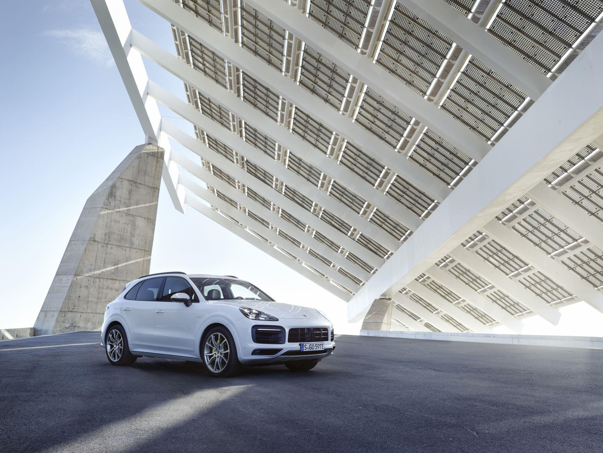 Porsche Cayenne E-Hybrid Wallpapers