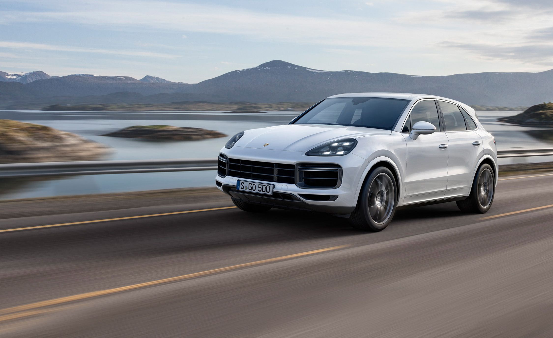 Porsche Cayenne Turbo S Wallpapers