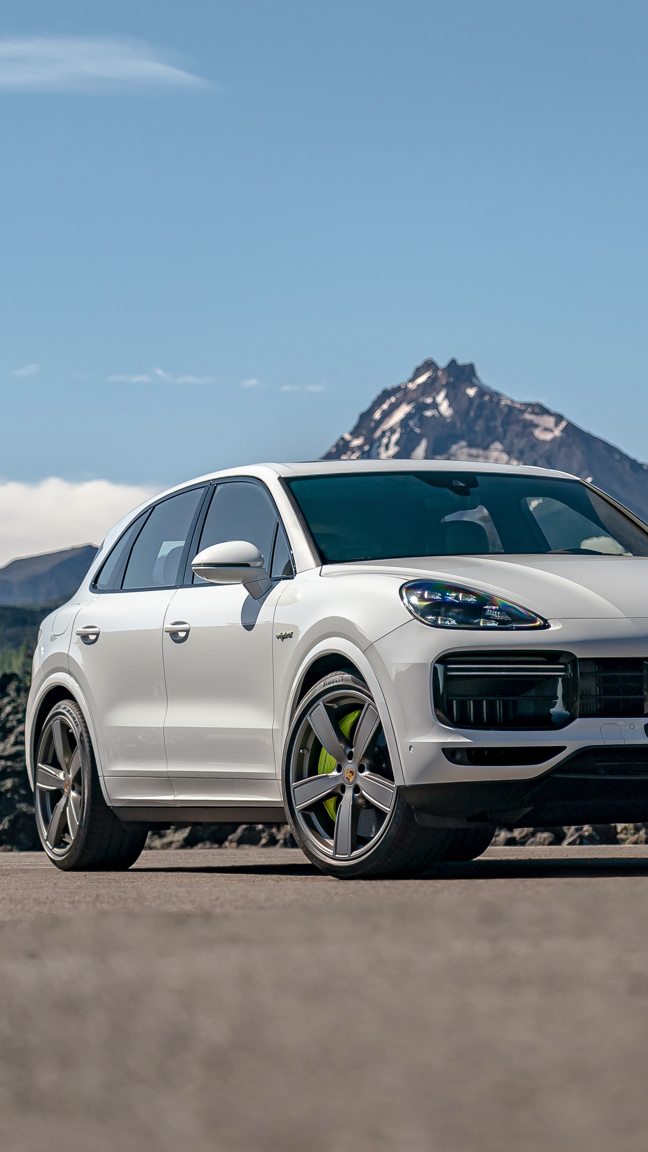 Porsche Cayenne Turbo S Wallpapers