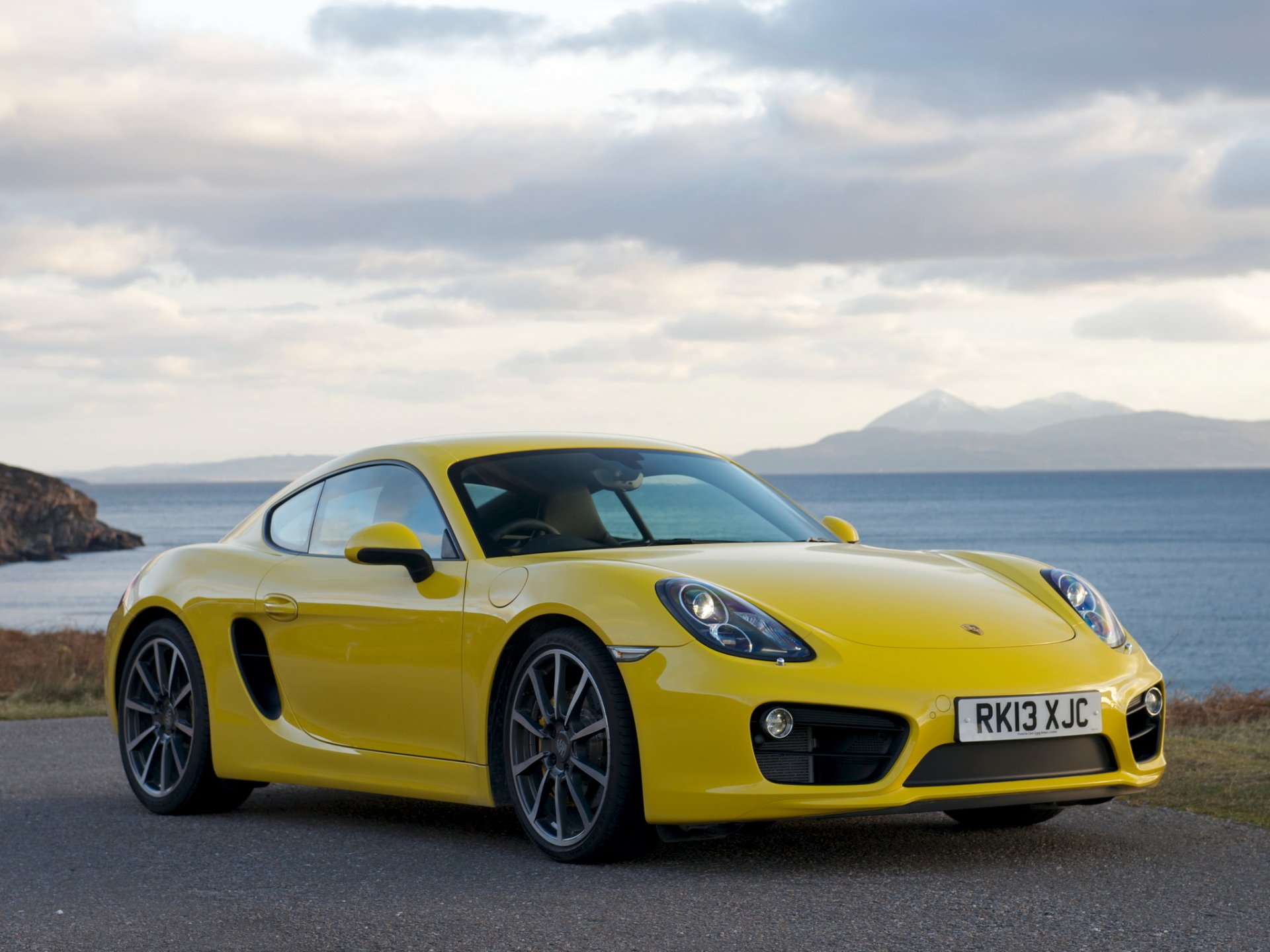 Porsche Cayman S Wallpapers